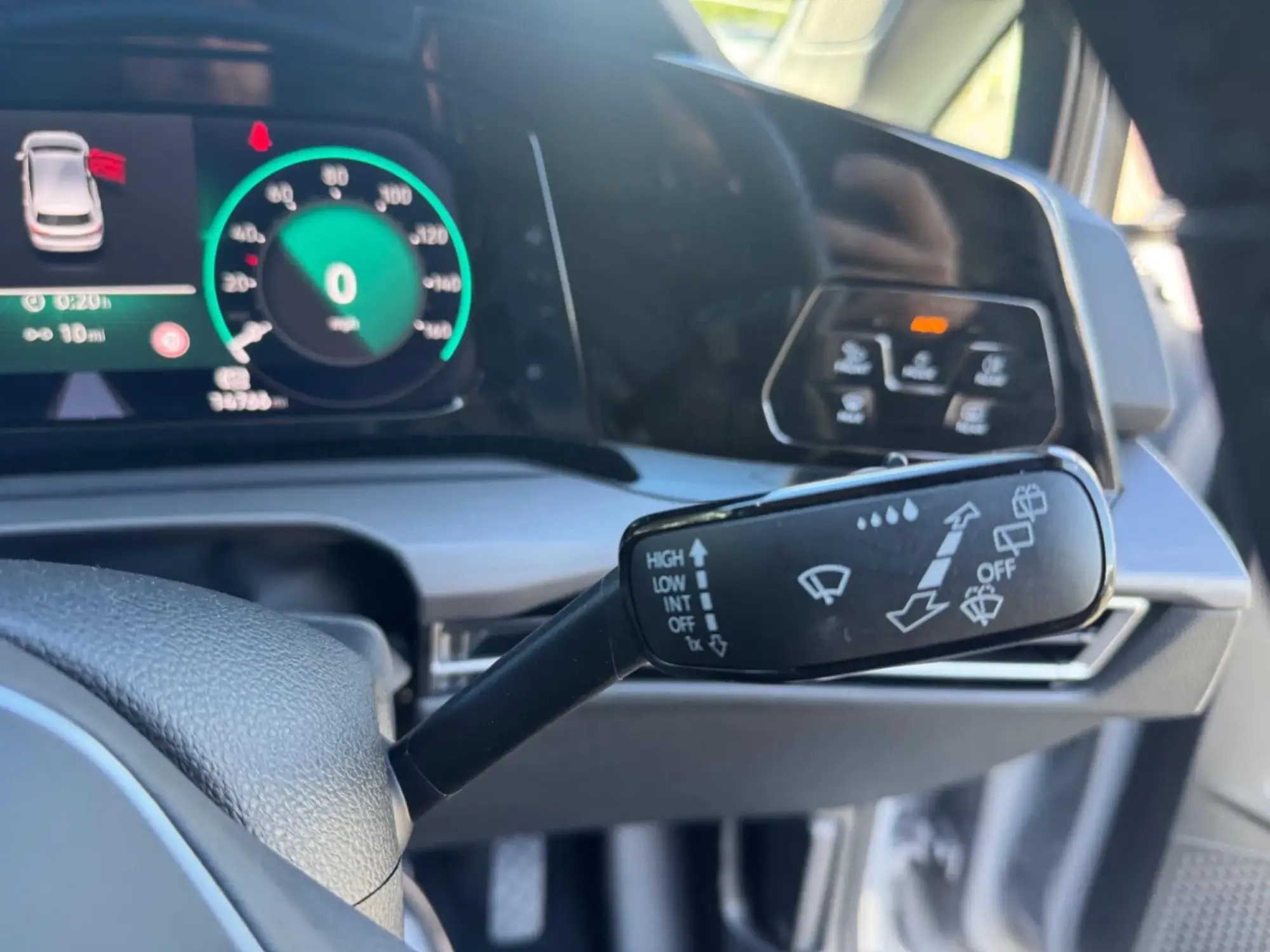 Volkswagen Golf Image 15