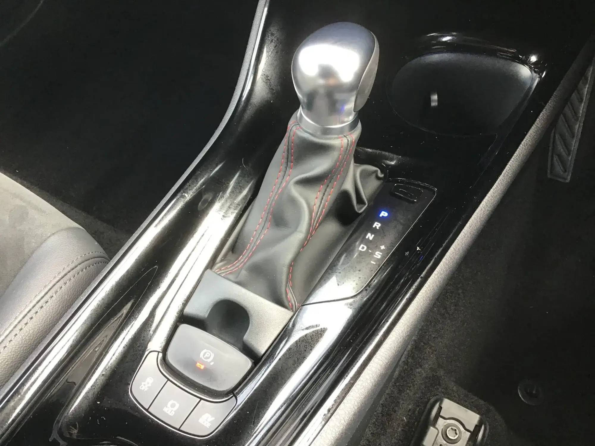 Toyota C-HR Self-Charging Hybrid Image 9 Toyota C-HR Self-Charging Hybrid Image 9