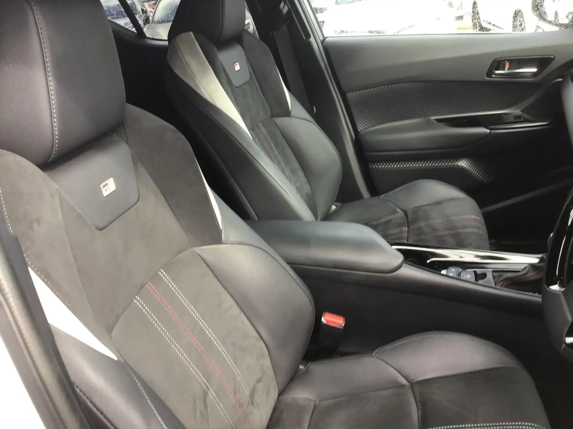 Toyota C-HR Self-Charging Hybrid Image 13 Toyota C-HR Self-Charging Hybrid Image 13