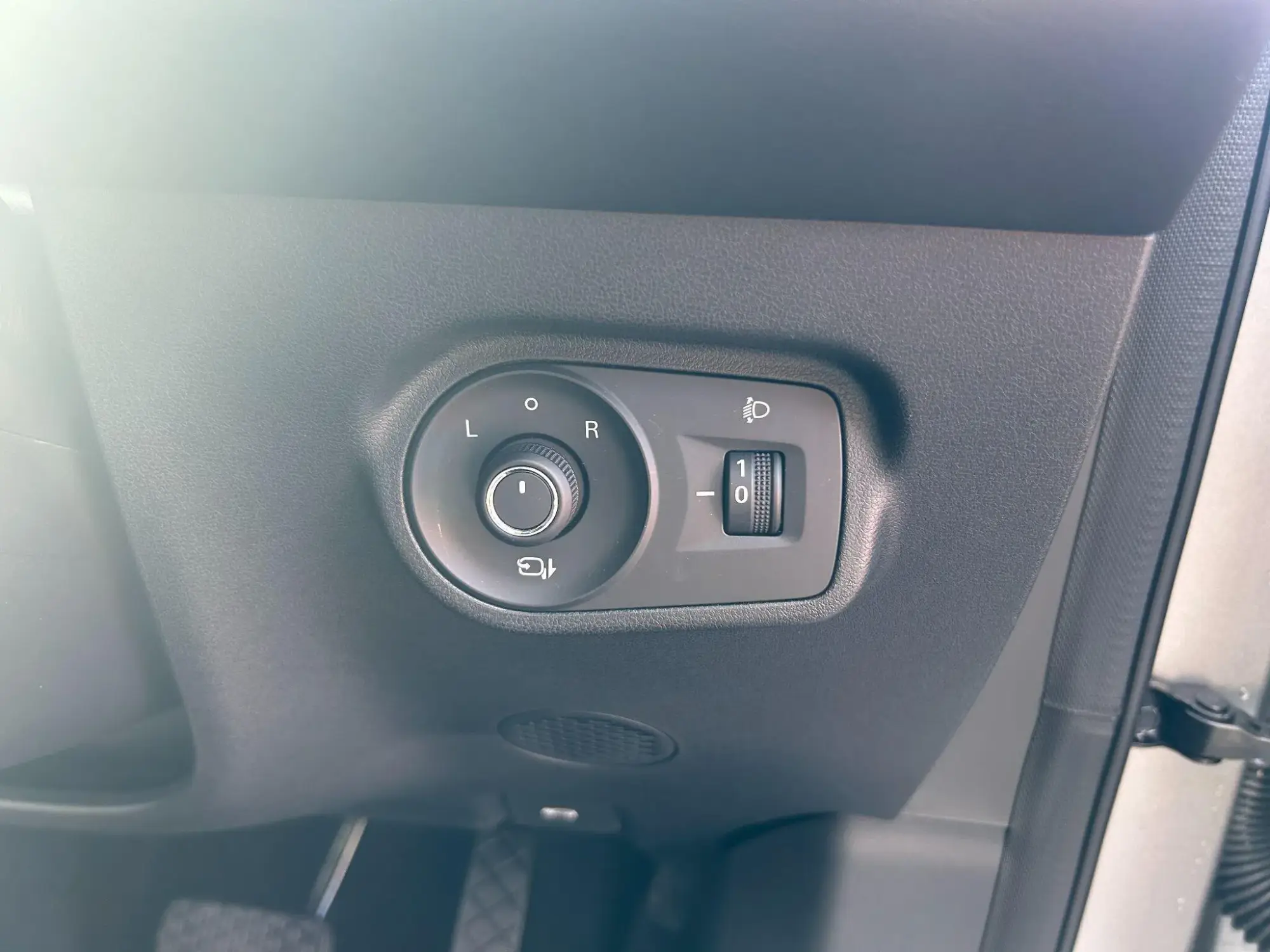 MG ZS Hybrid+ Image 17
