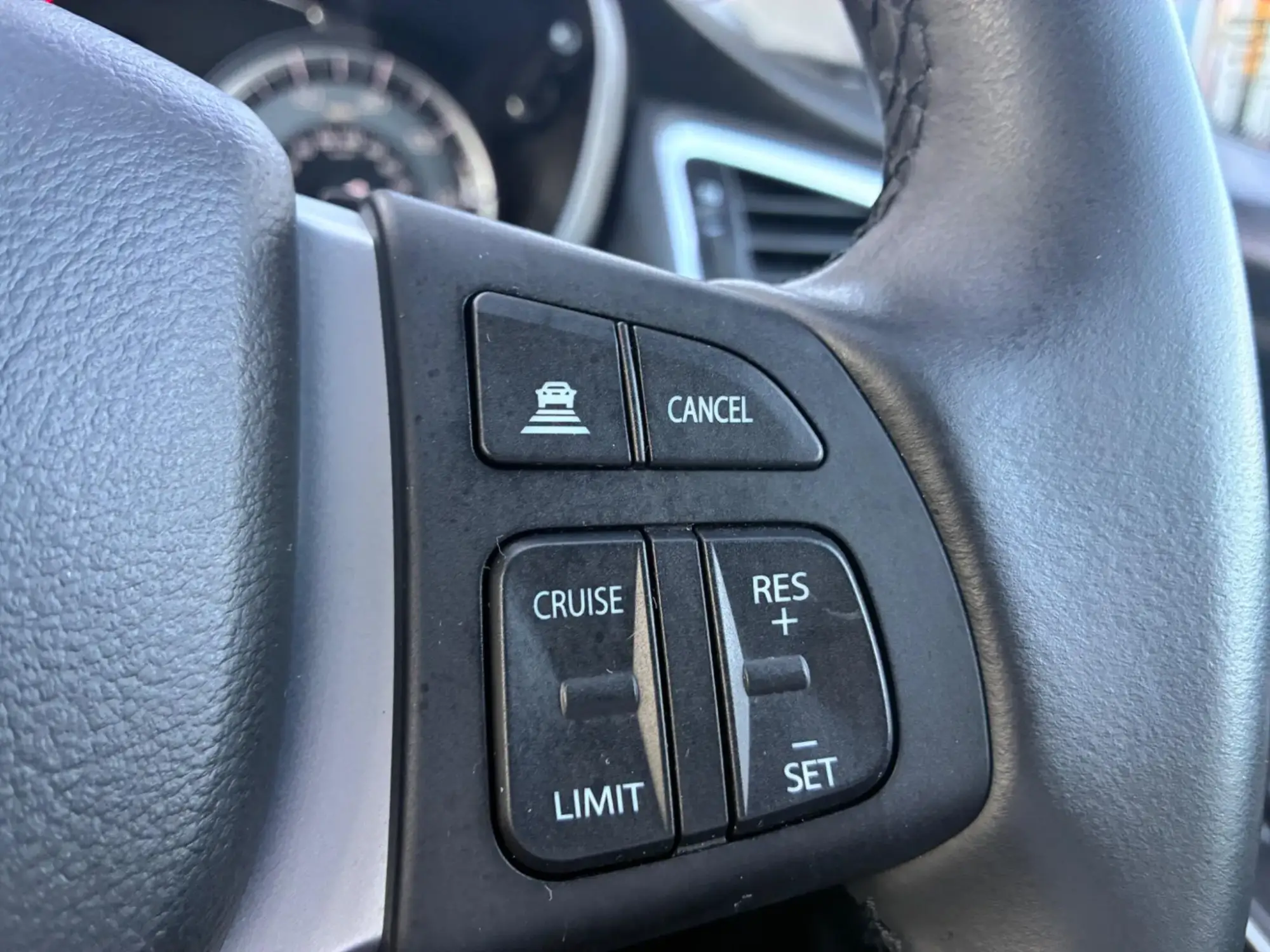 Suzuki S-Cross Hybrid Image 13