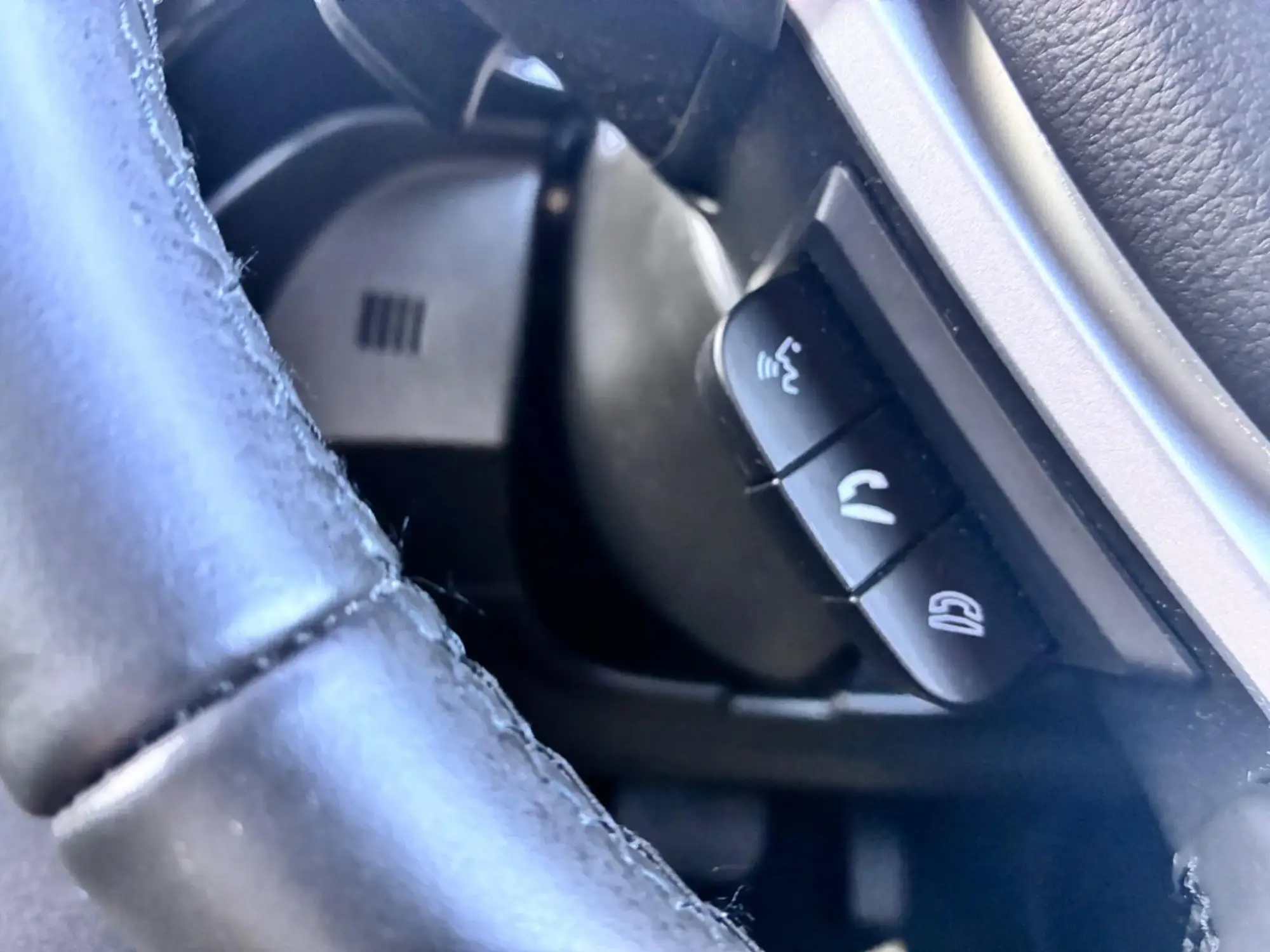 Suzuki S-Cross Hybrid Image 14