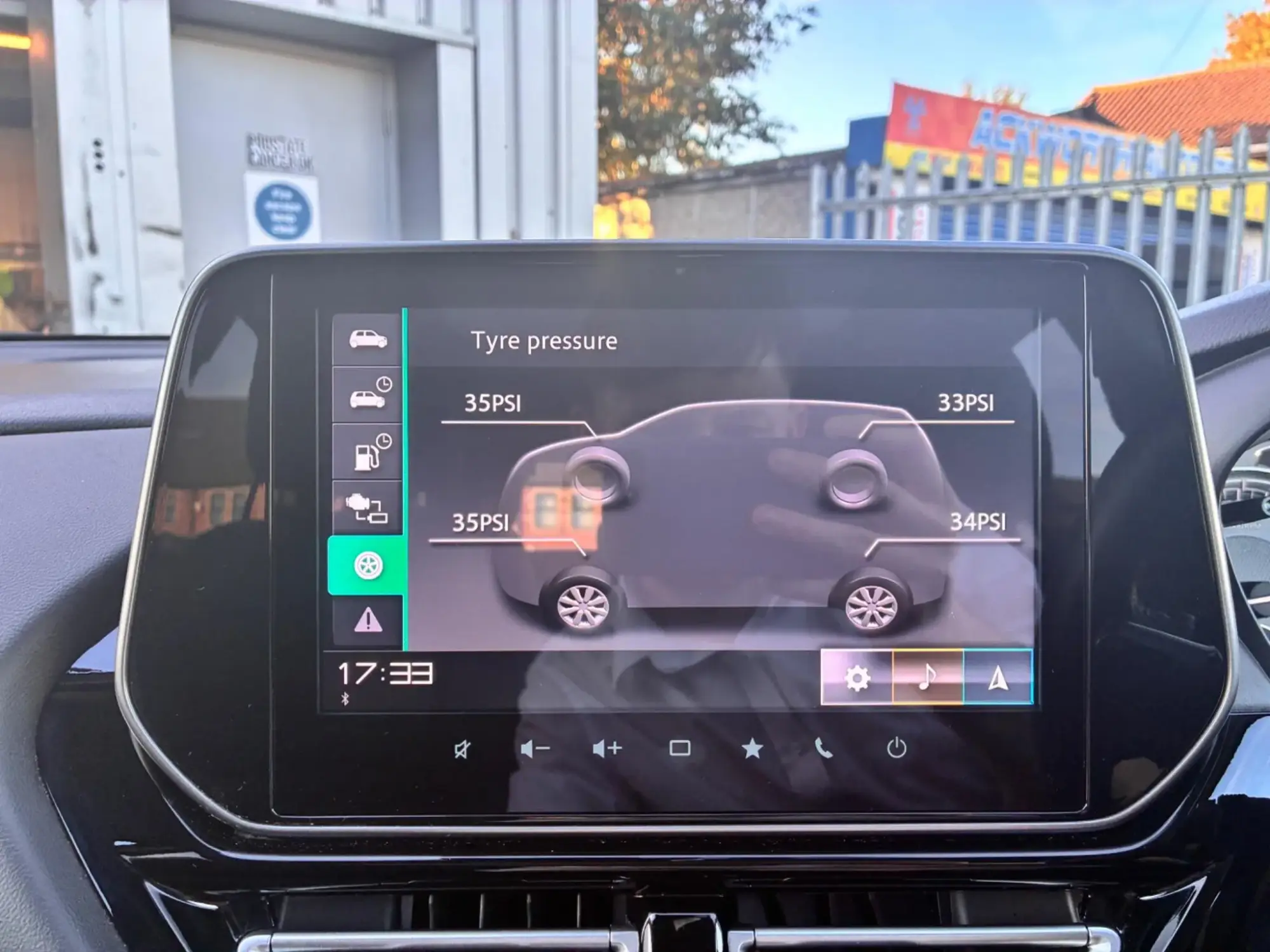 Suzuki S-Cross Hybrid Image 47