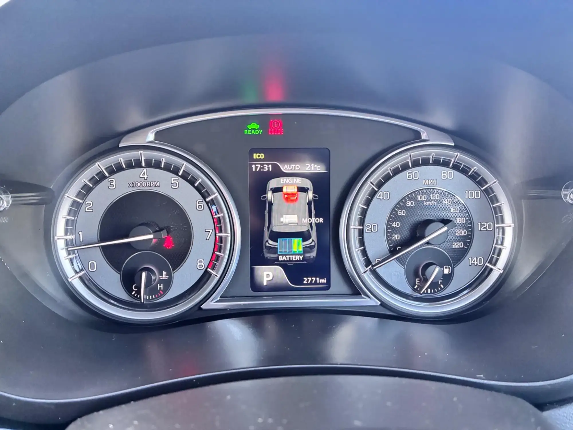Suzuki S-Cross Hybrid Image 38