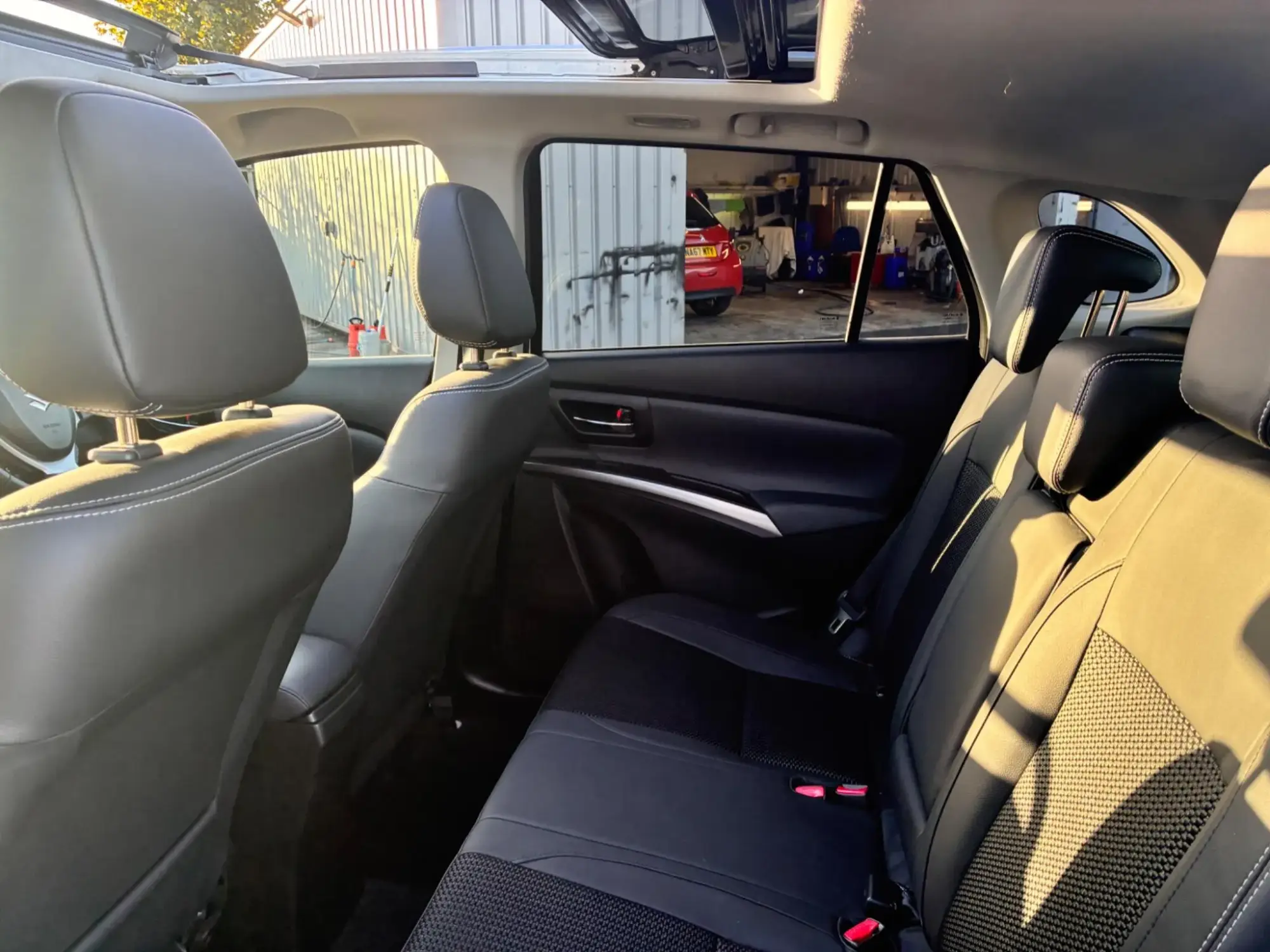 Suzuki S-Cross Hybrid Image 30