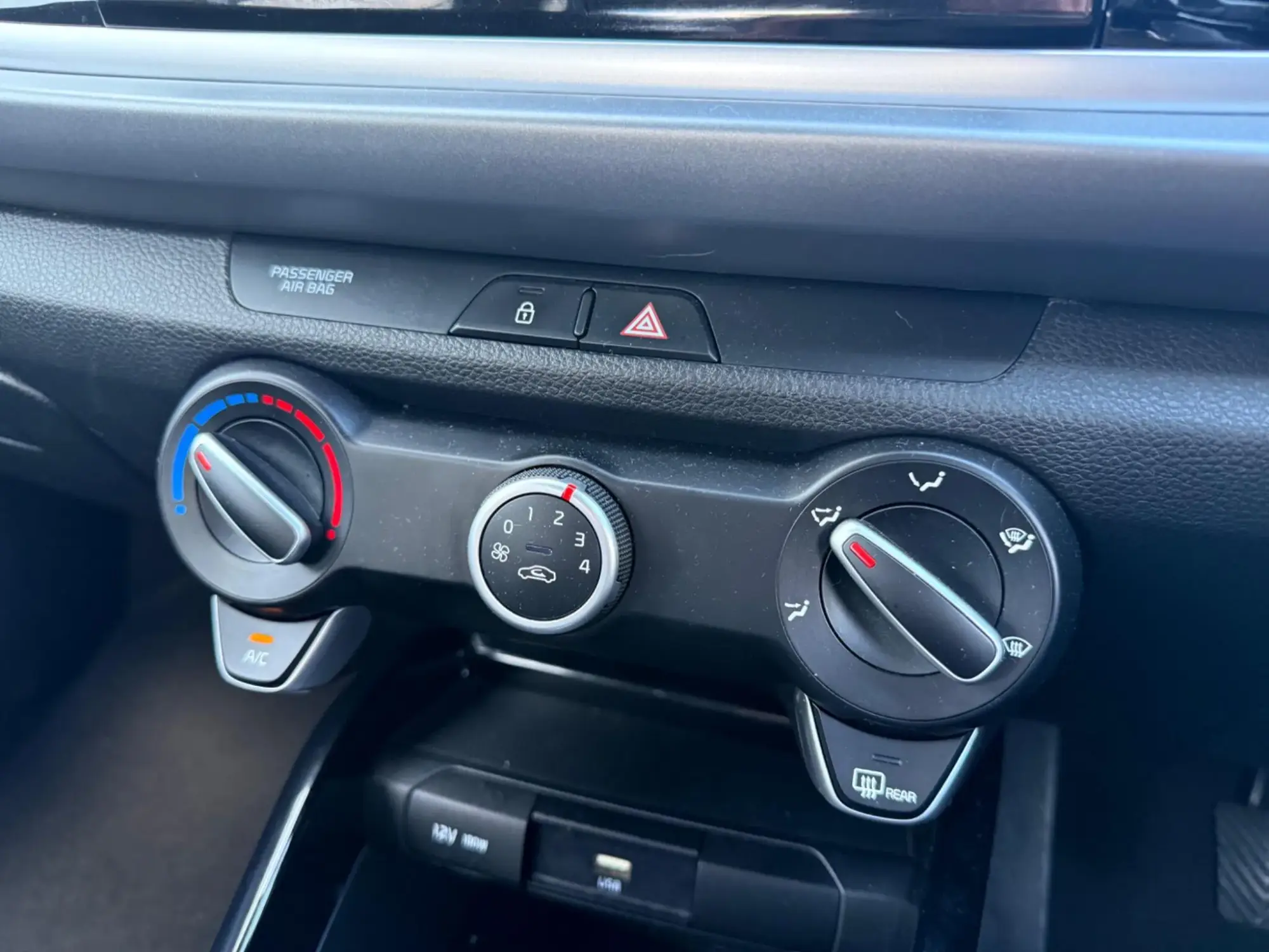 Kia Rio Image 22