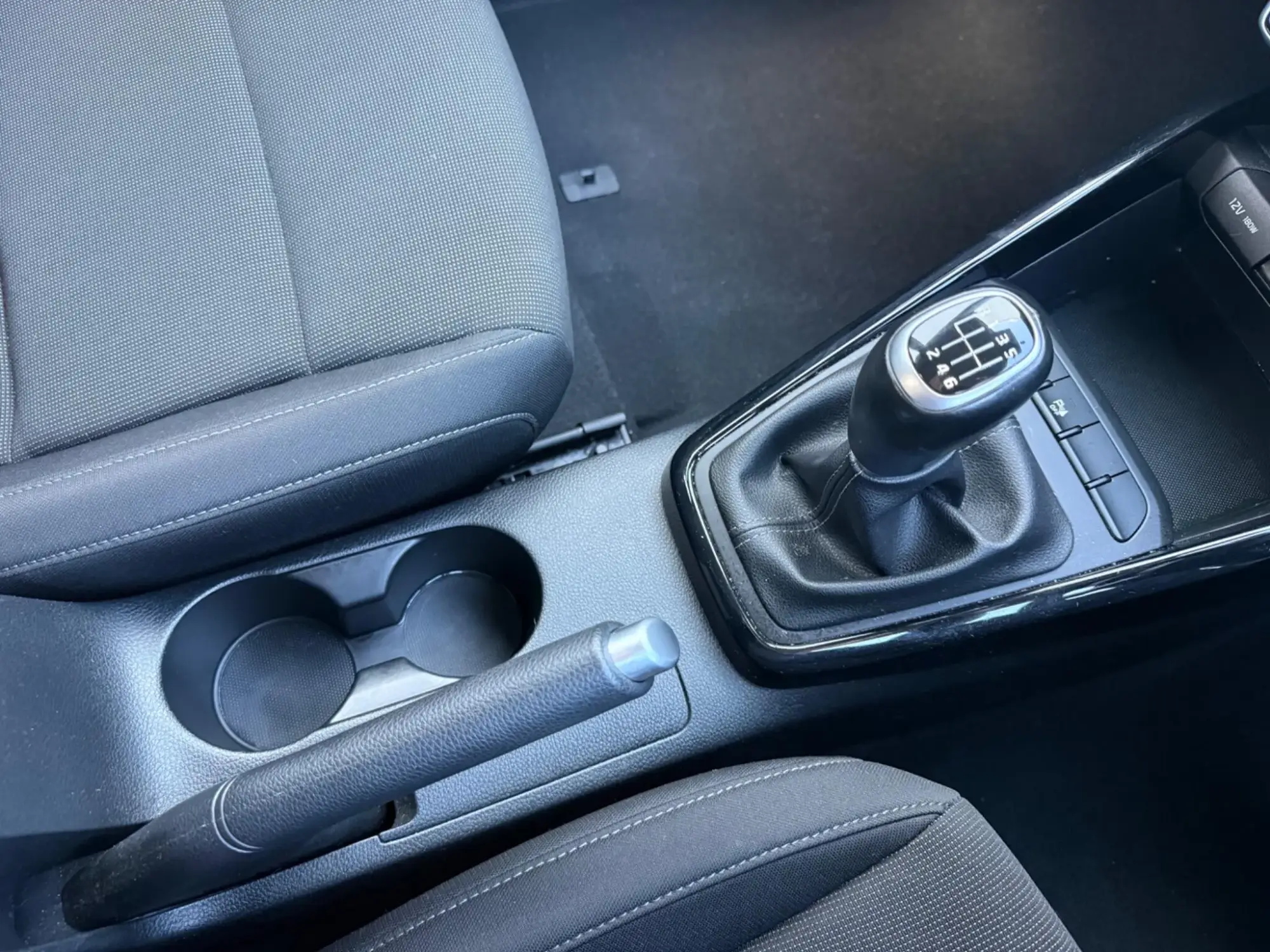 Kia Rio Image 25