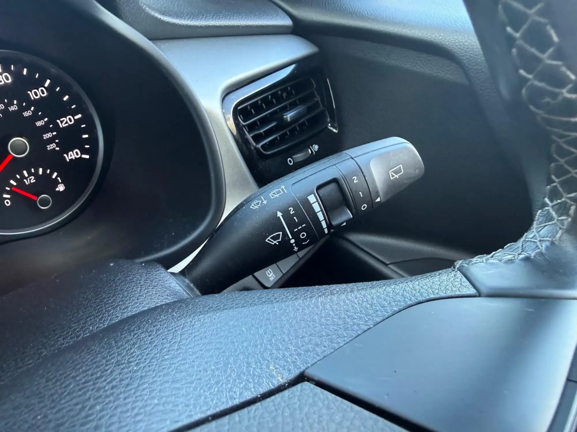 Kia Rio Image 32