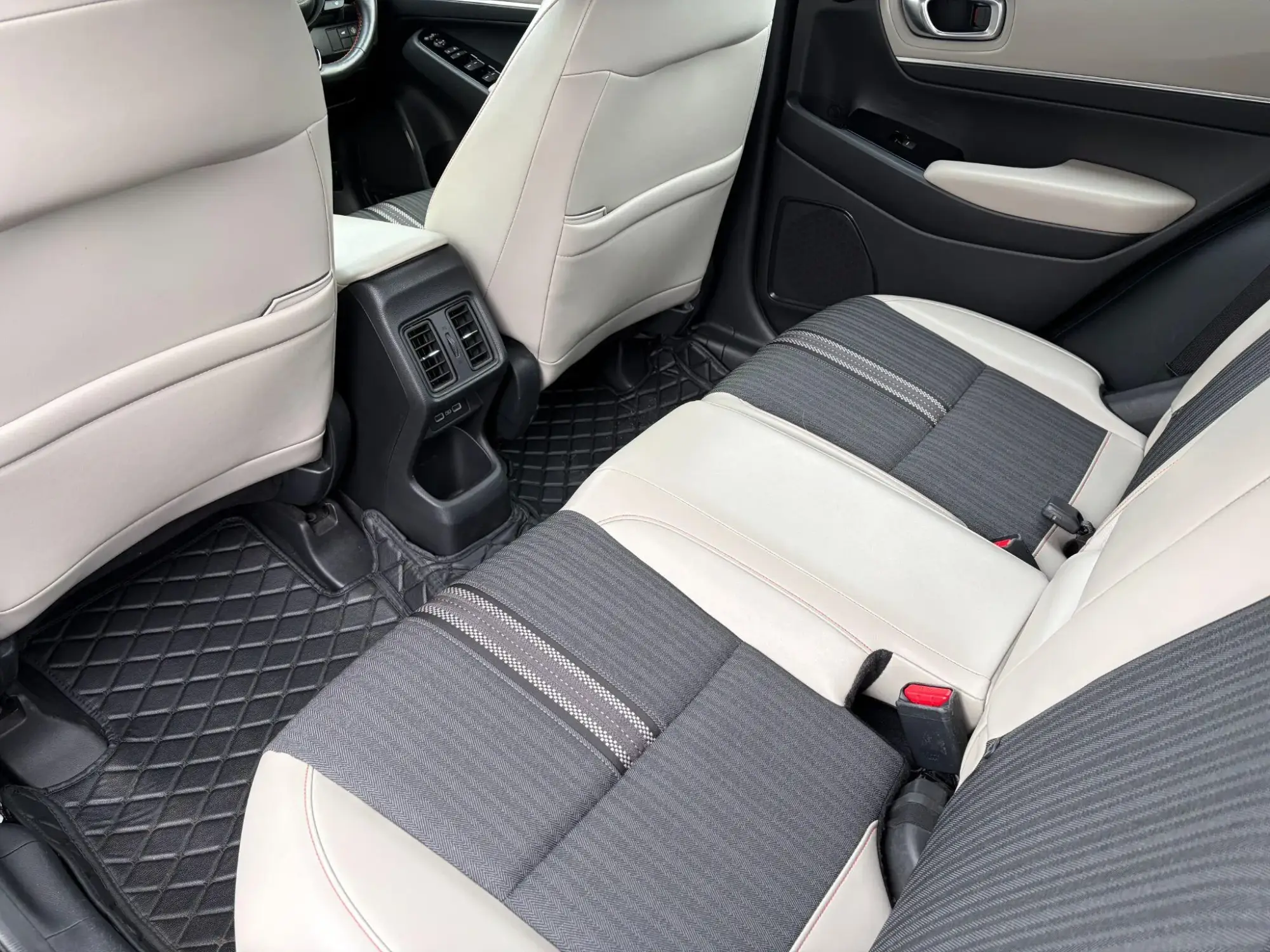 Honda HR-V Hybrid Image 34 Honda HR-V Hybrid Image 34