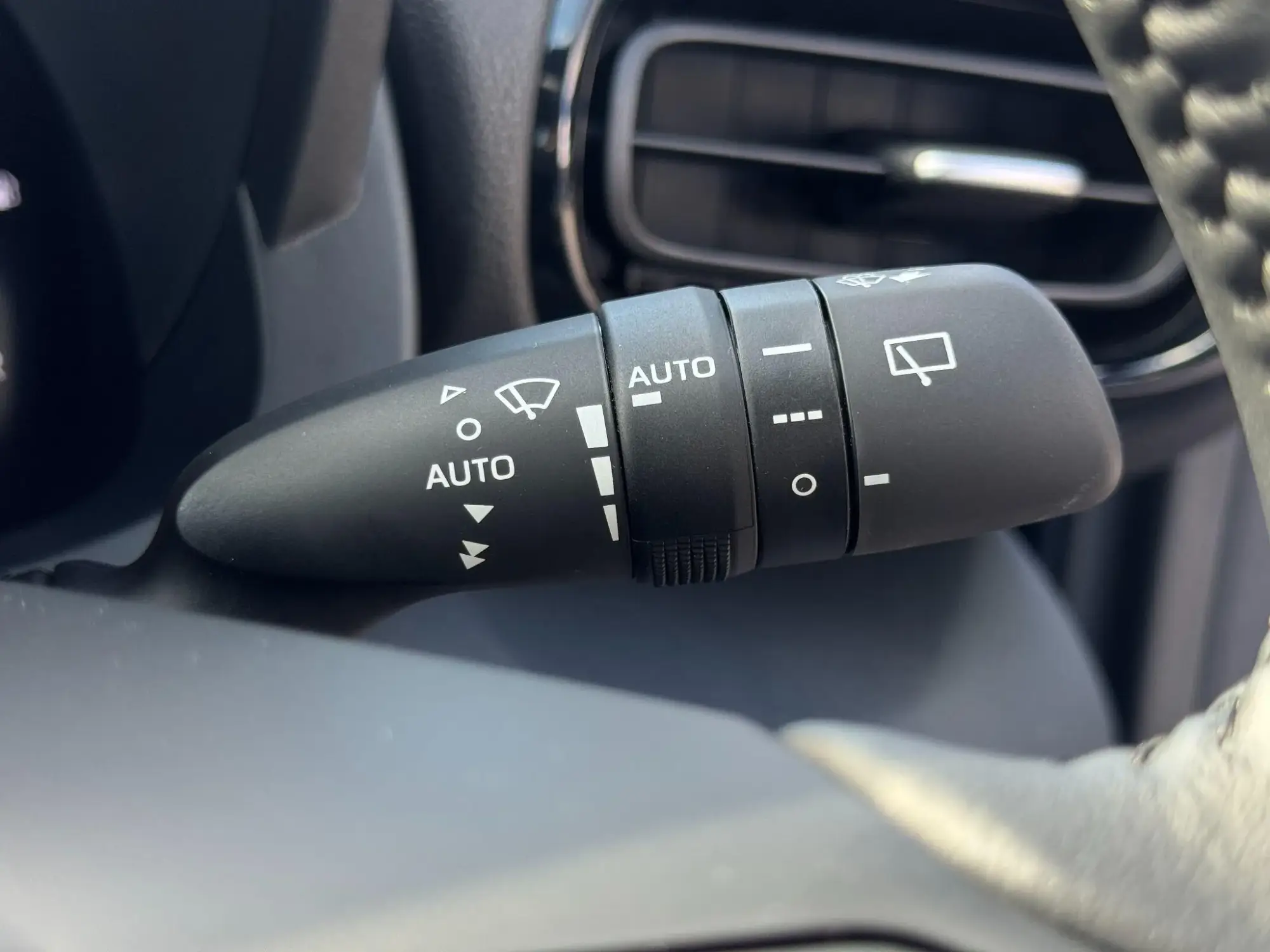 Mazda2 Hybrid Image 25