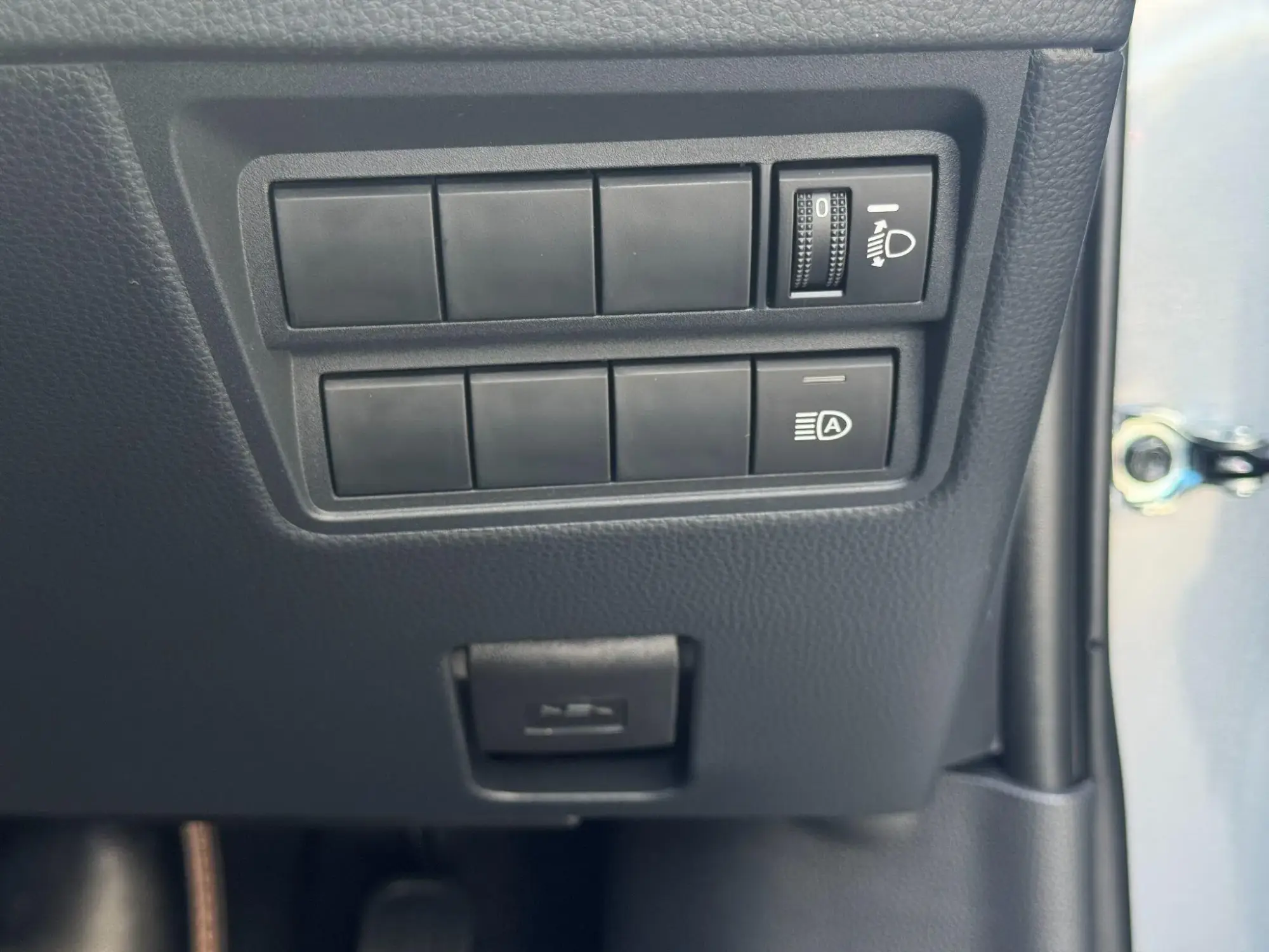 Mazda2 Hybrid Image 26
