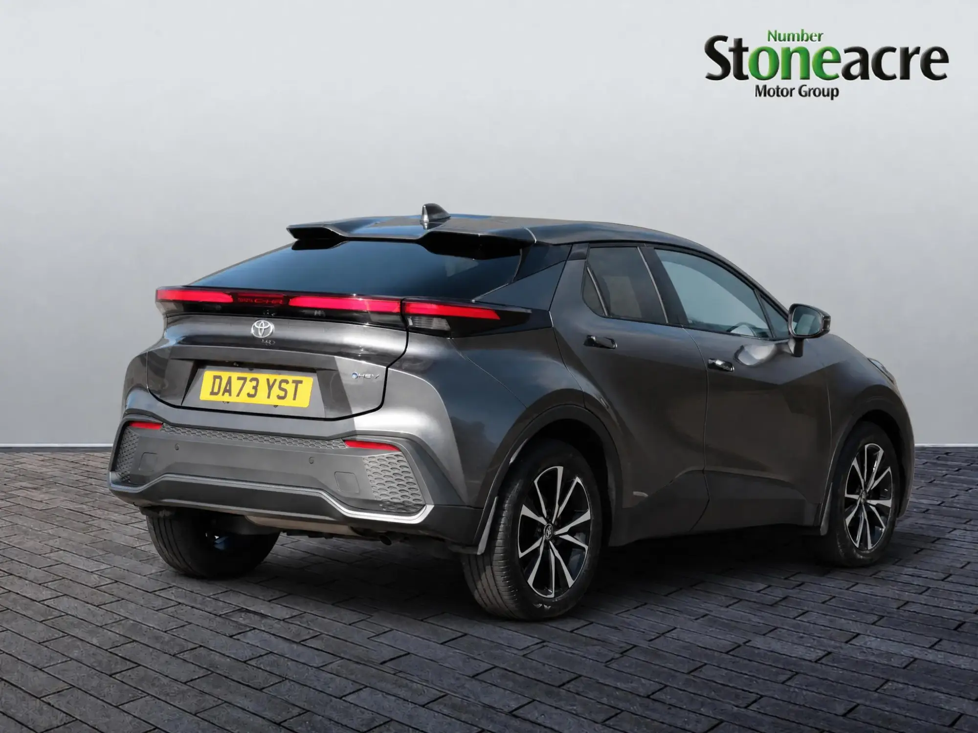 Toyota C-HR Hybrid 1.8 VVT-h Design CVT Euro 6 (s/s) 5dr DA73YST Image 3 Toyota C-HR Hybrid 1.8 VVT-h Design CVT Euro 6 (s/s) 5dr DA73YST Image 3