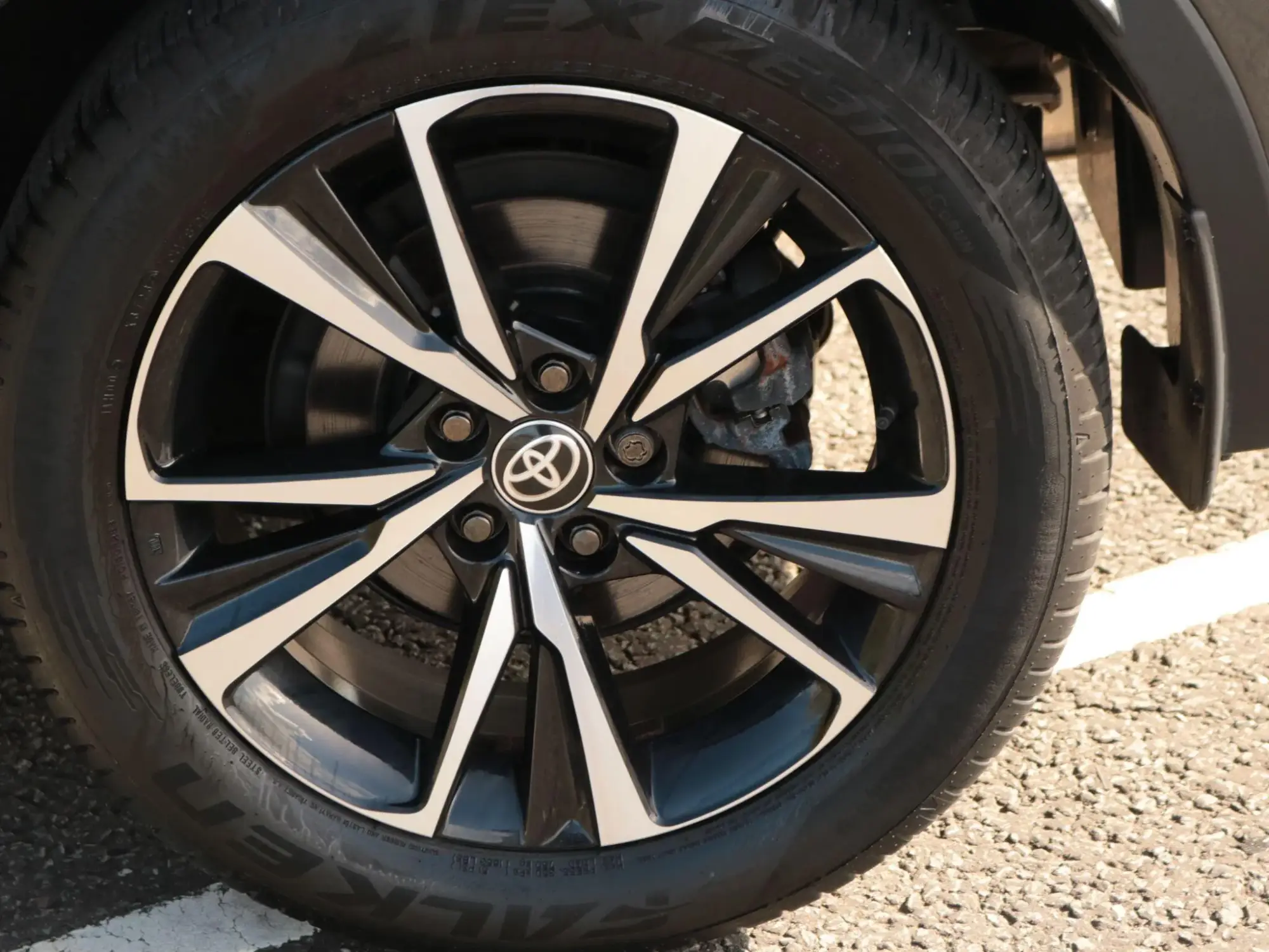 Toyota C-HR Hybrid Image 12 Toyota C-HR Hybrid Image 12