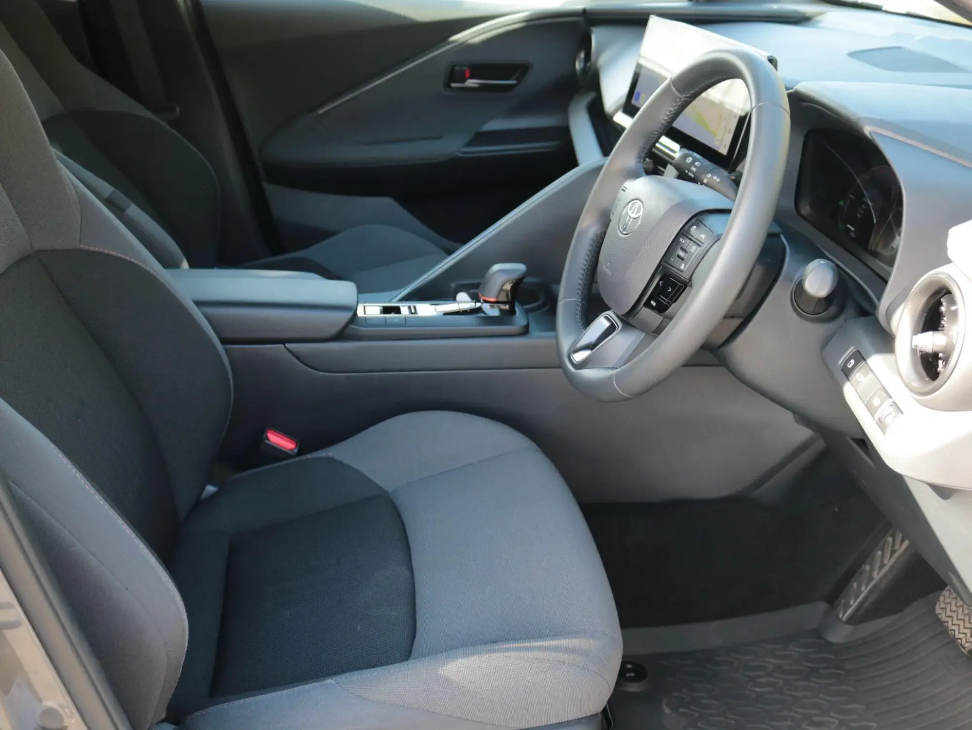 Toyota C-HR Hybrid Image 15 Toyota C-HR Hybrid Image 15