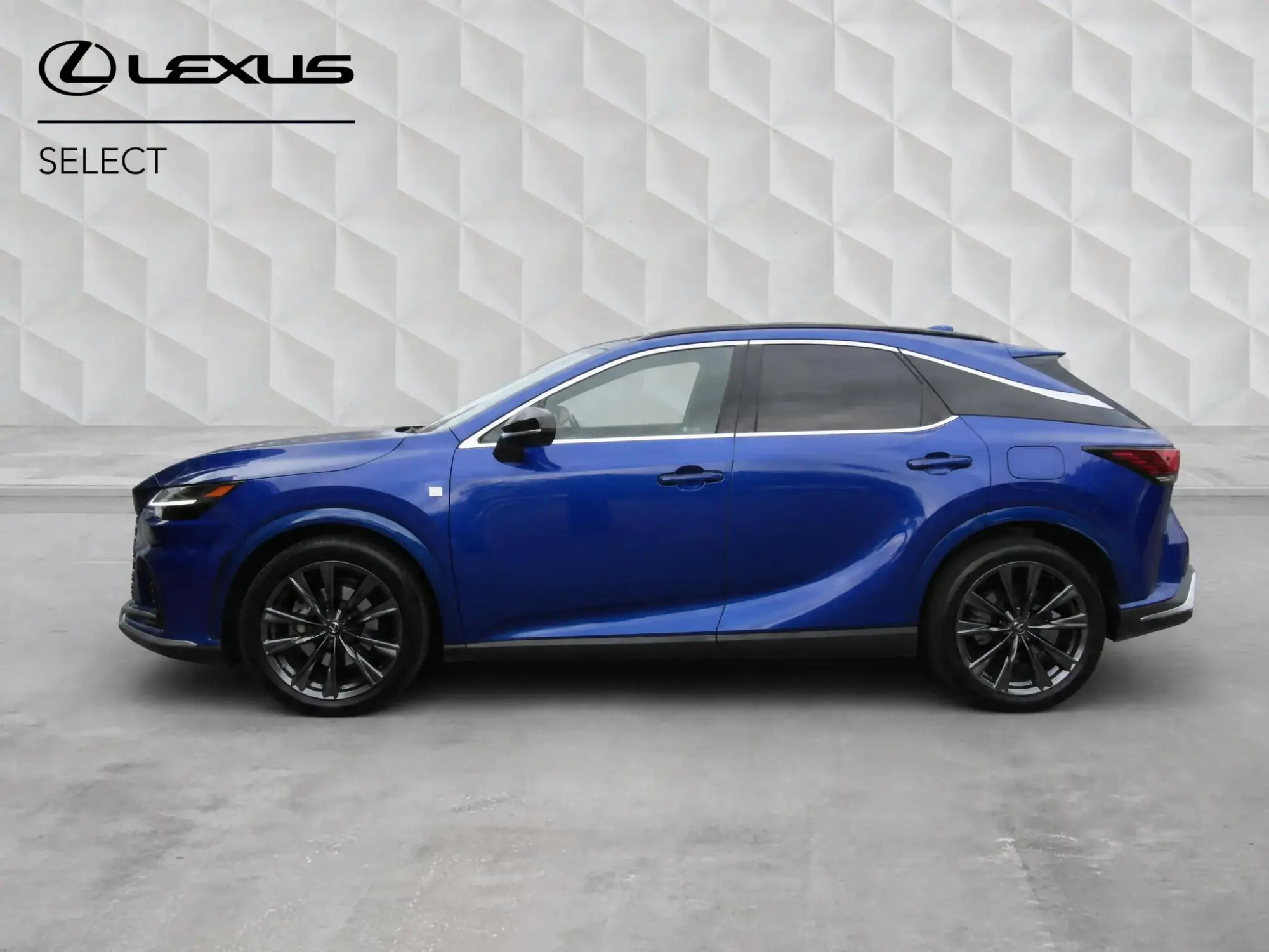 Lexus RX Plug-In Hybrid Image 3