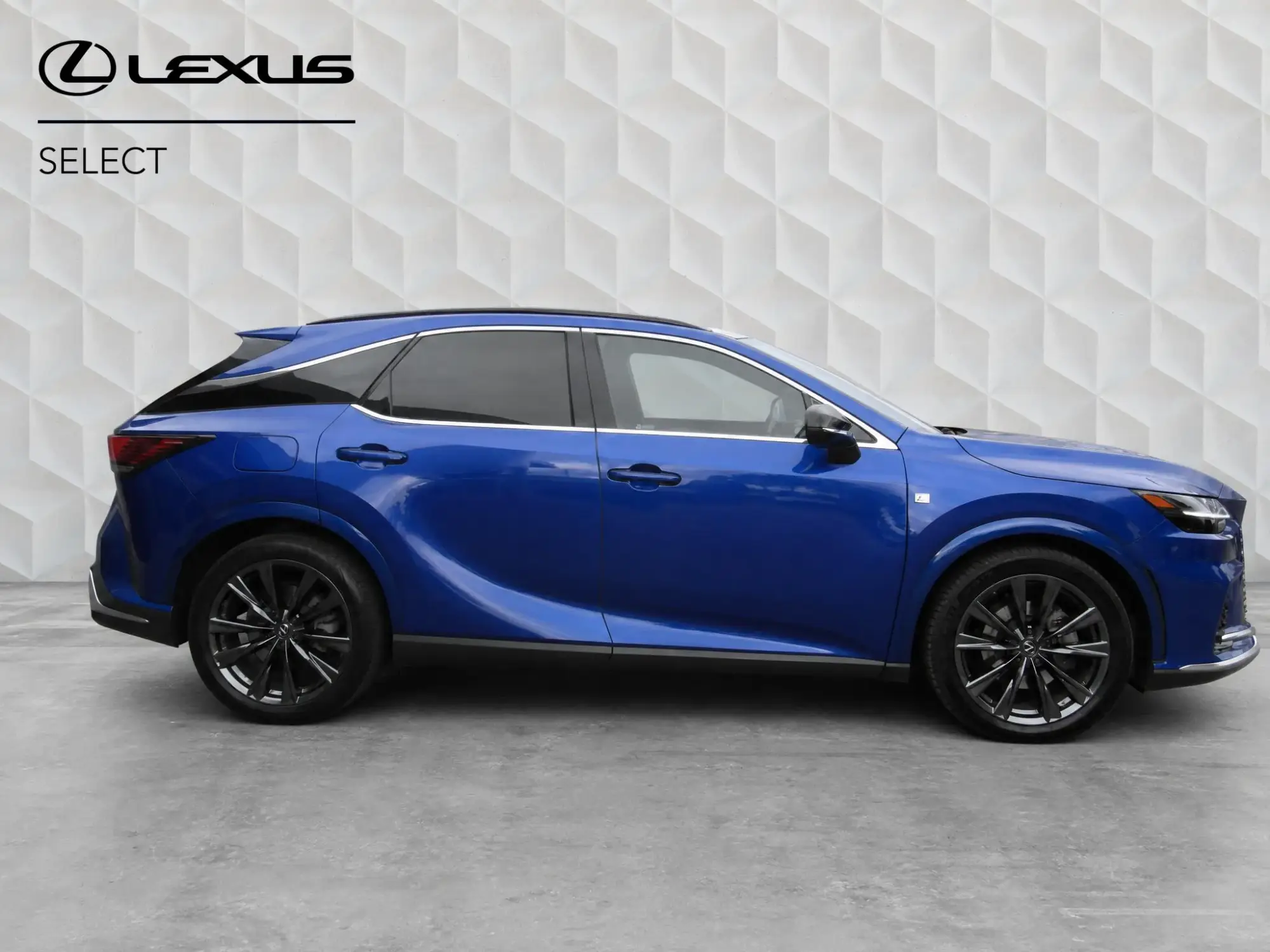 Lexus RX Plug-In Hybrid Image 8