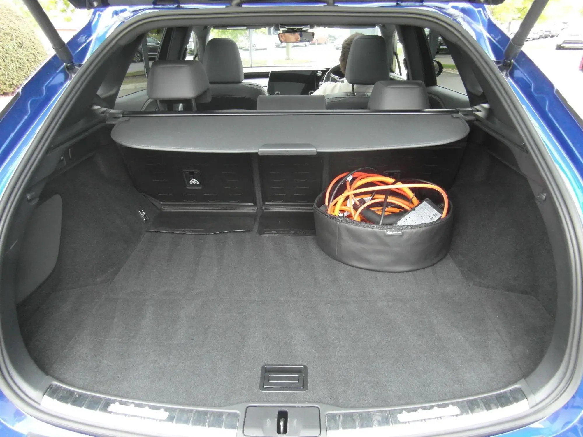 Lexus RX Plug-In Hybrid Image 16