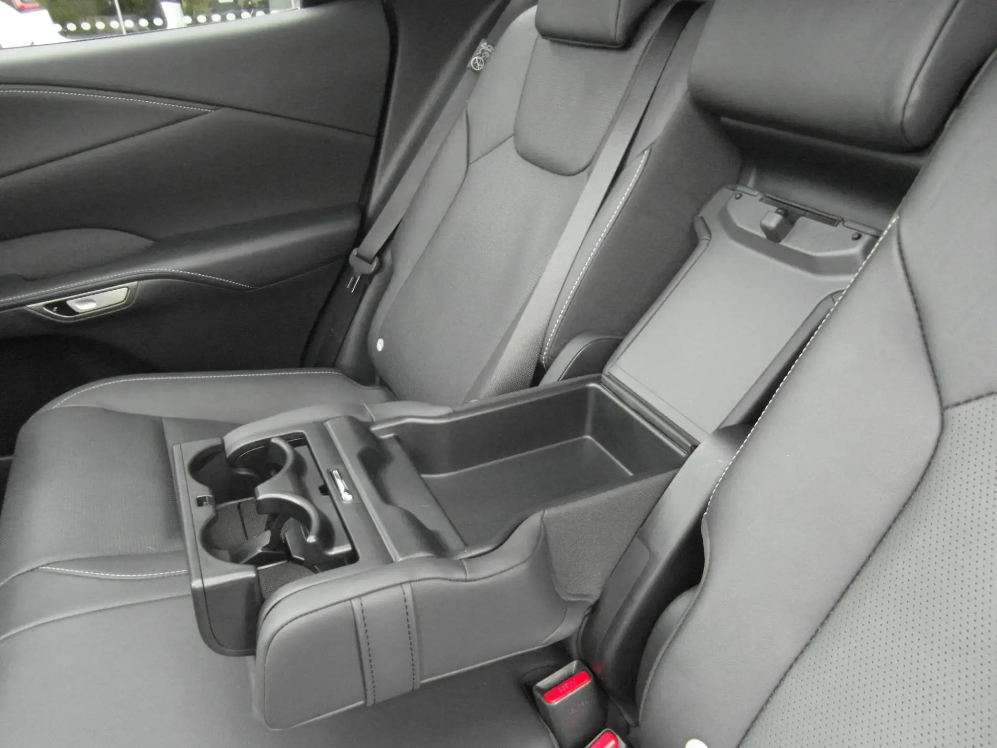 Lexus RX Plug-In Hybrid Image 21