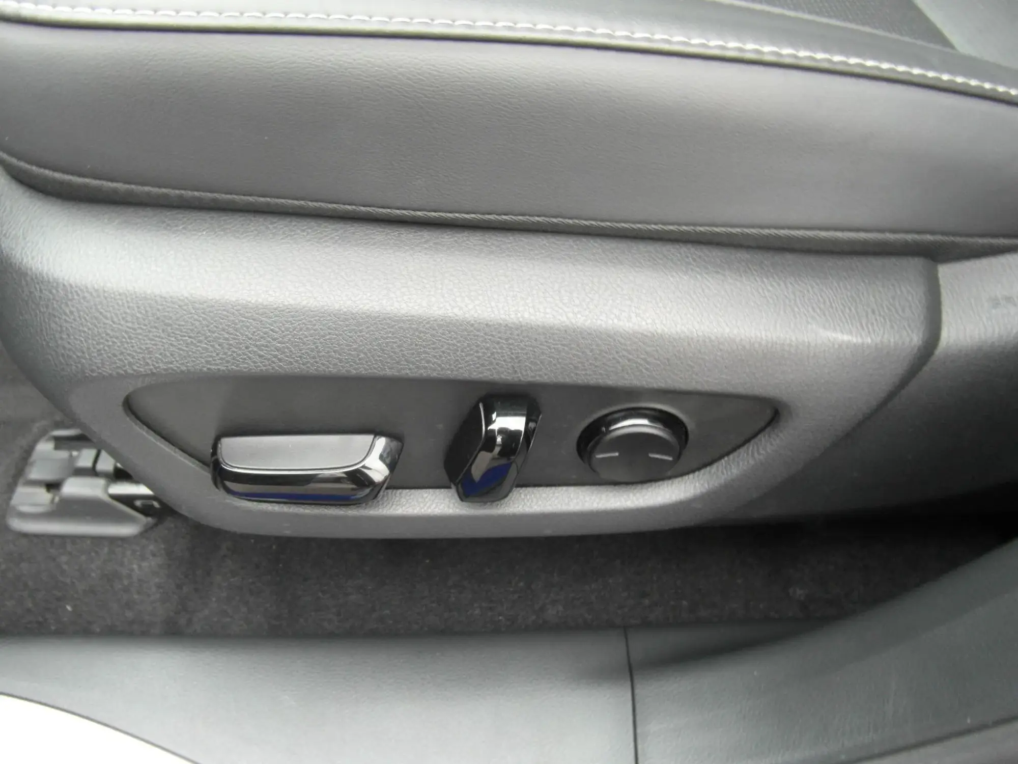 Lexus RX Plug-In Hybrid Image 23