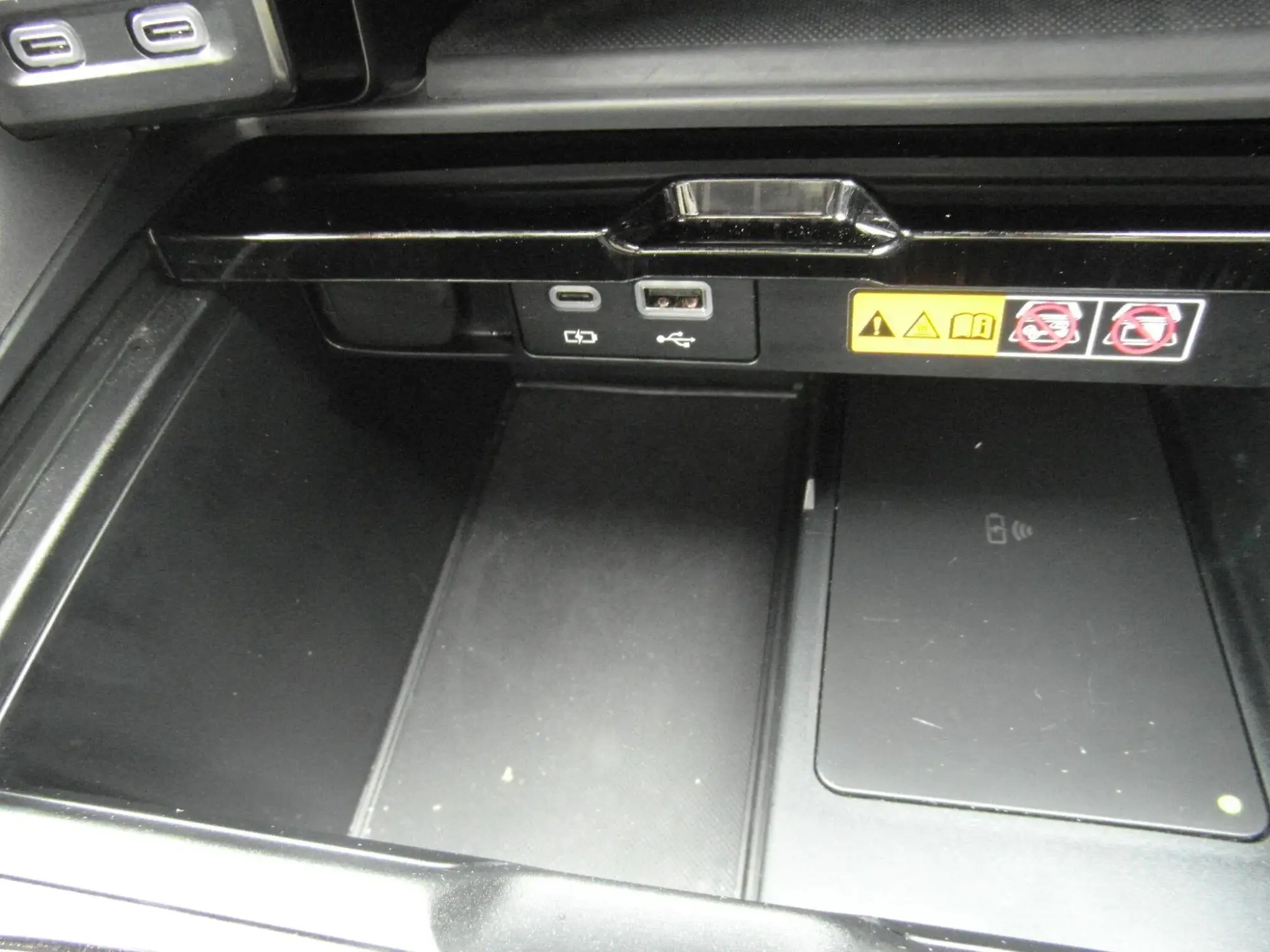 Lexus RX Plug-In Hybrid Image 30