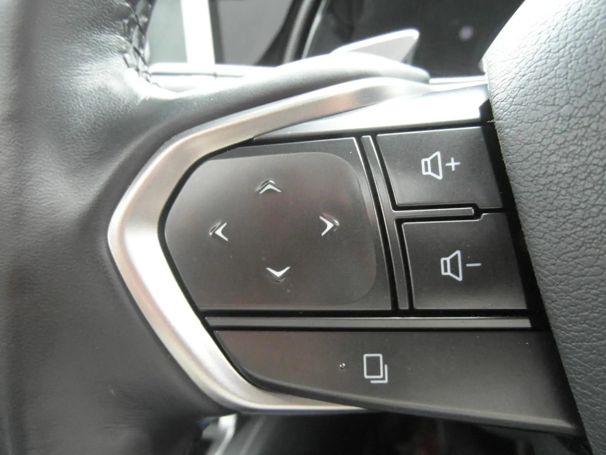 Lexus RX Plug-In Hybrid Image 33