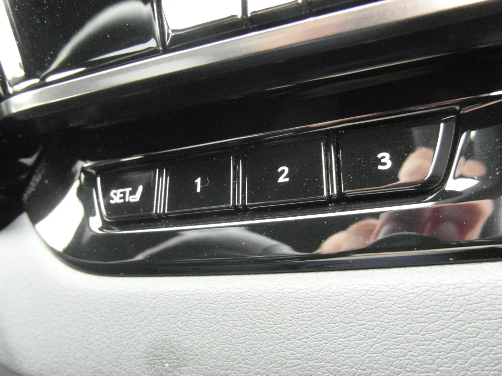 Lexus RX Plug-In Hybrid Image 34