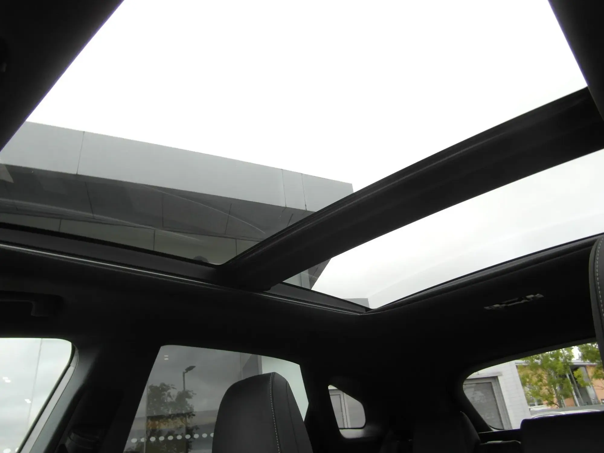 Lexus RX Plug-In Hybrid Image 37