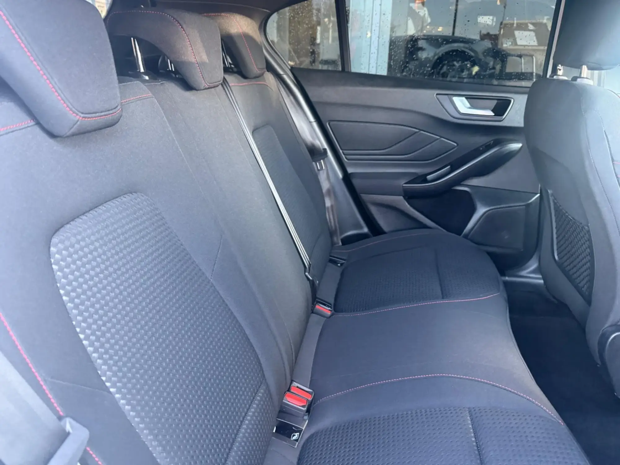 Ford Focus Image 11