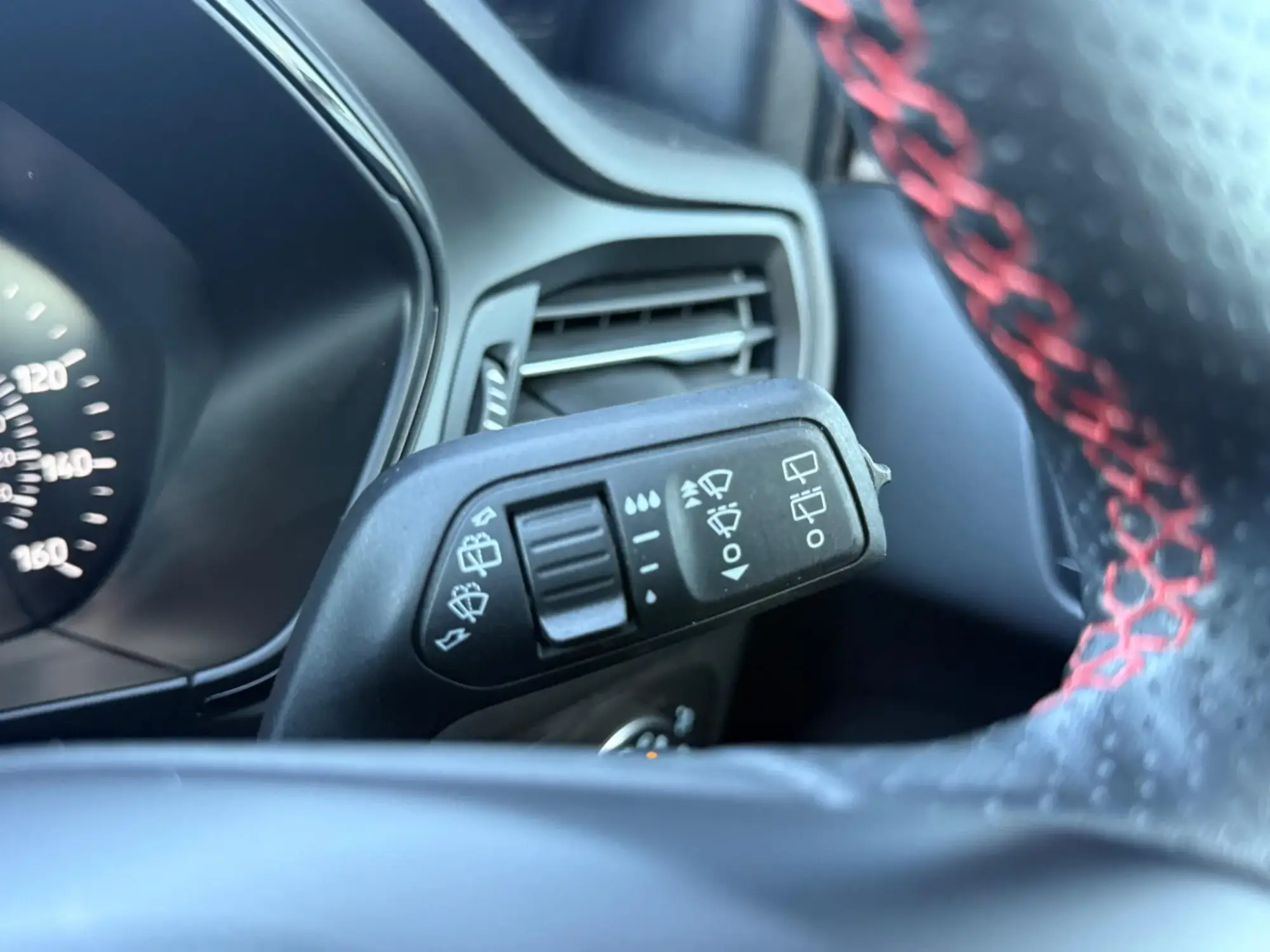 Ford Focus Image 15