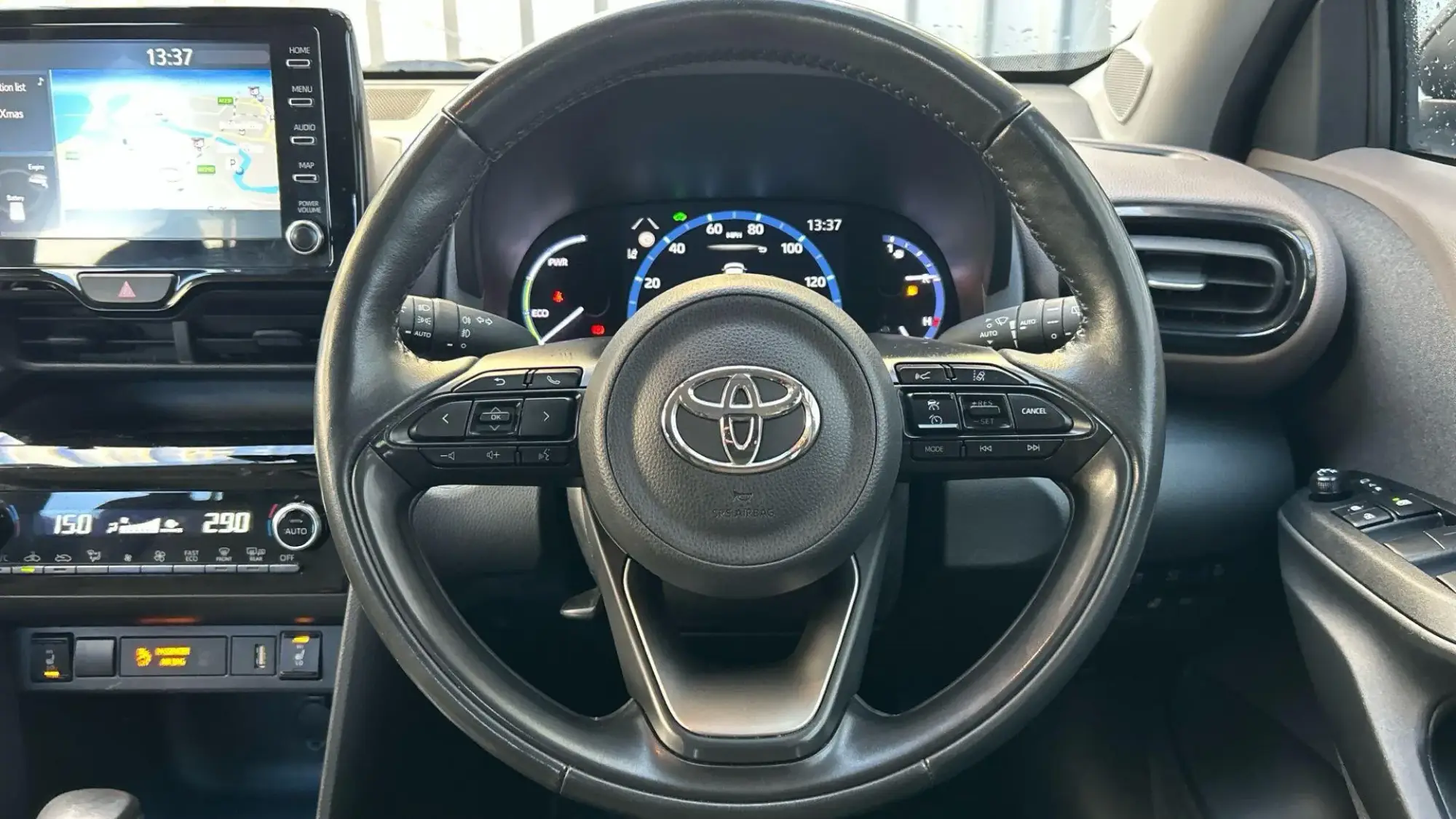 Toyota Yaris Cross Hybrid Image 12 Toyota Yaris Cross Hybrid Image 12