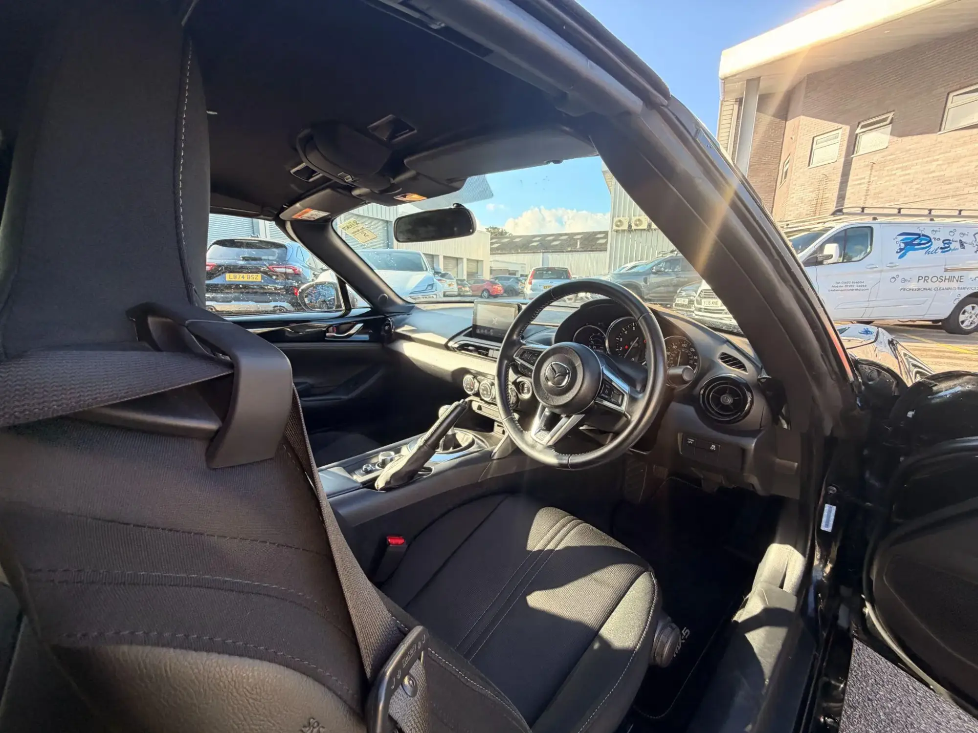 Mazda MX-5 Image 12