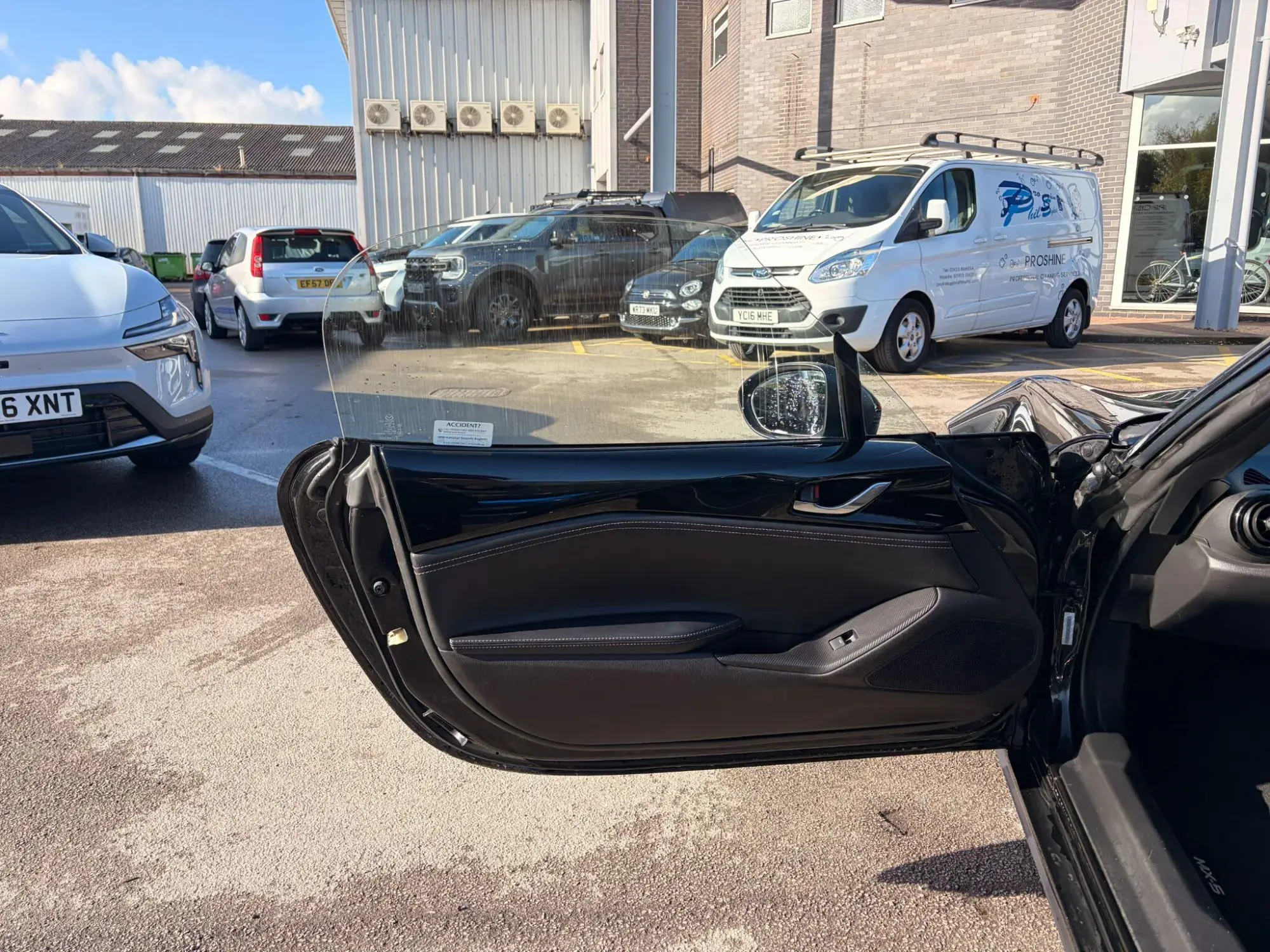 Mazda MX-5 Image 21