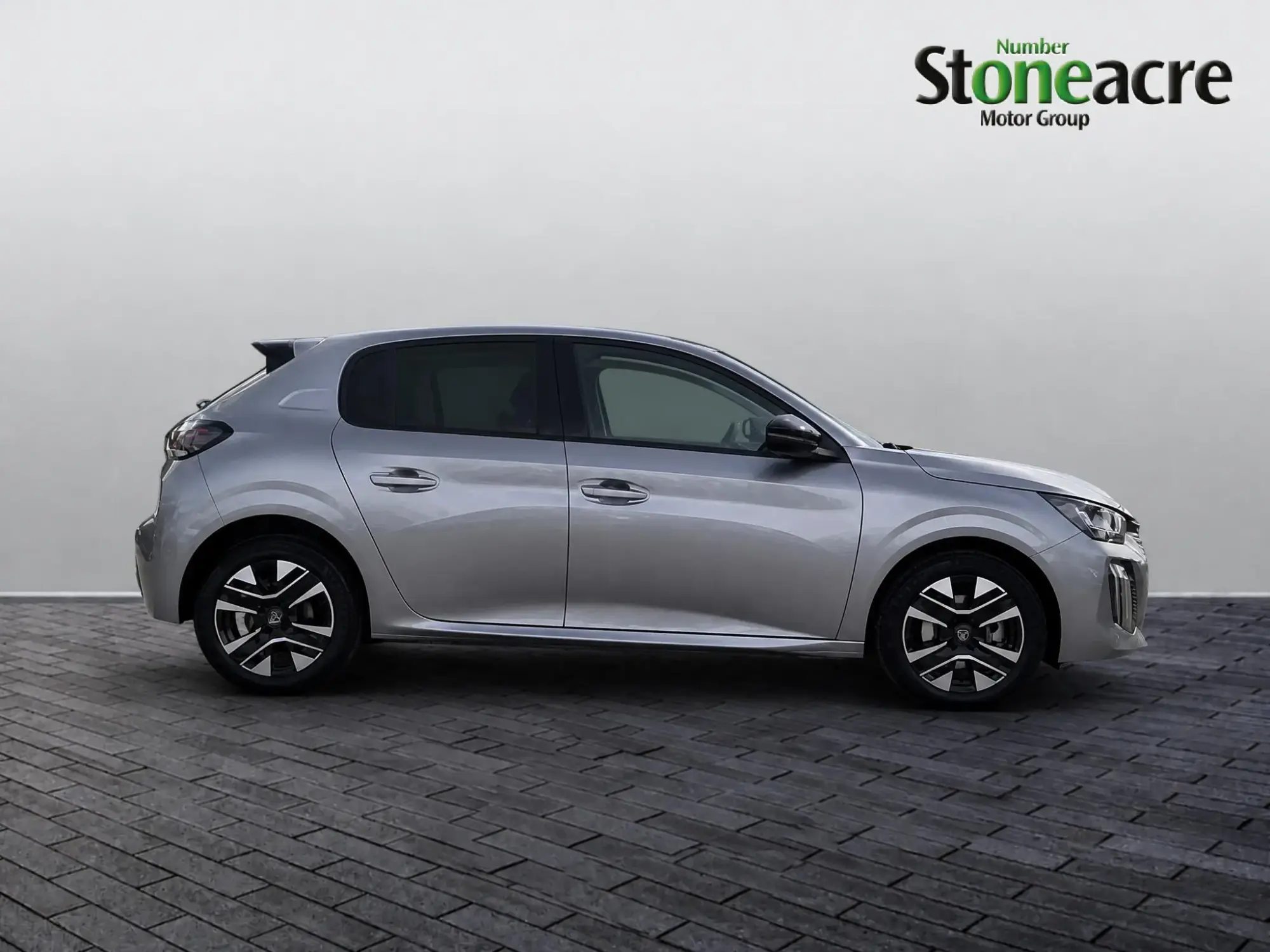 Peugeot 208 1.2 HYBRID Allure e-DSC6 Euro 6 (s/s) 5dr AO75DZZ Image 2 Peugeot 208 1.2 HYBRID Allure e-DSC6 Euro 6 (s/s) 5dr AO75DZZ Image 2
