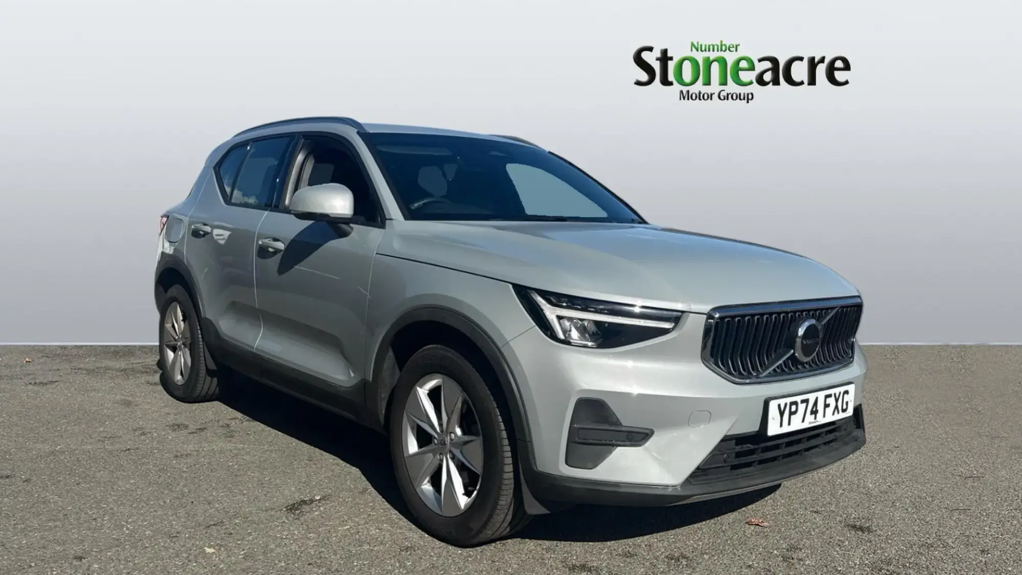 Volvo XC40 Core B3 (163 hp) Auto YP74FXG Image 1 Volvo XC40 Core B3 (163 hp) Auto YP74FXG Image 1