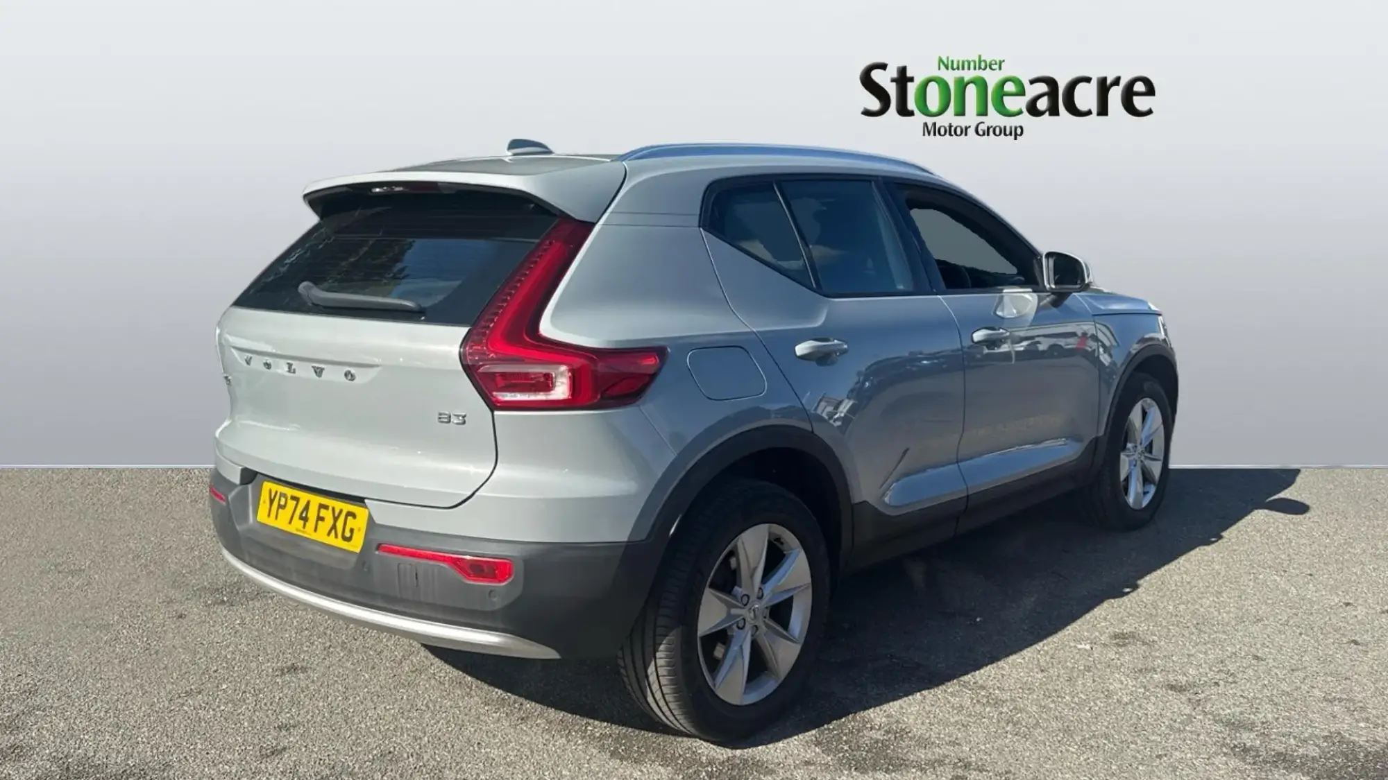 Volvo XC40 Core B3 (163 hp) Auto YP74FXG Image 2 Volvo XC40 Core B3 (163 hp) Auto YP74FXG Image 2