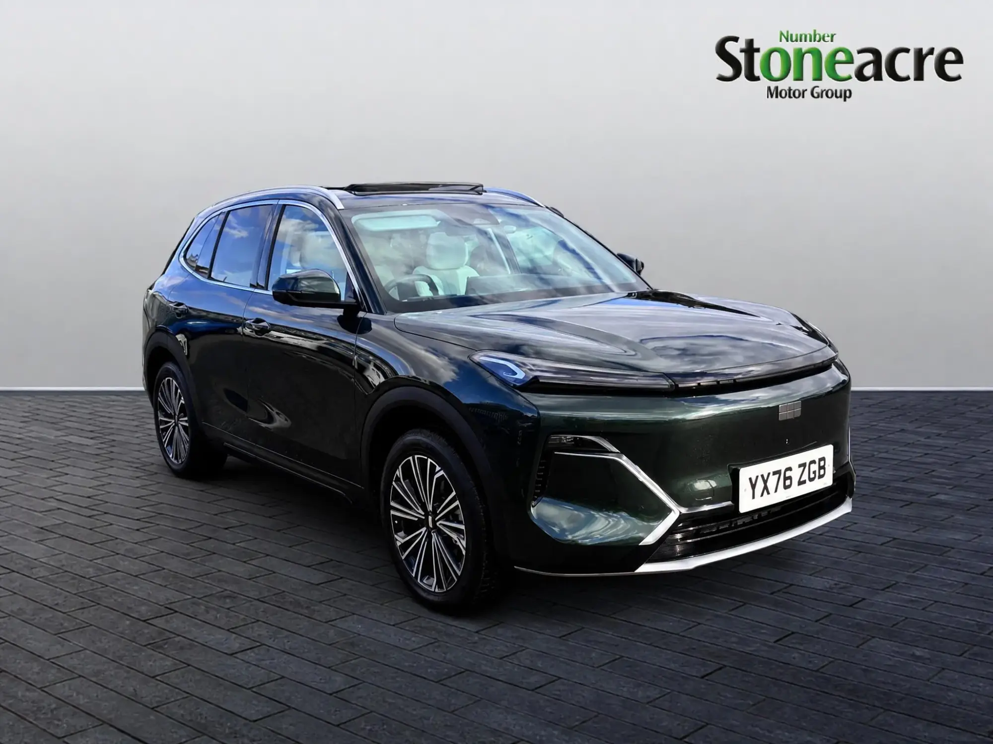 Geely Starray EM-i 1.5 EM-i 29.8kWh Ultra Auto Euro 6 (s/s) 5dr YX76ZGB Image 1