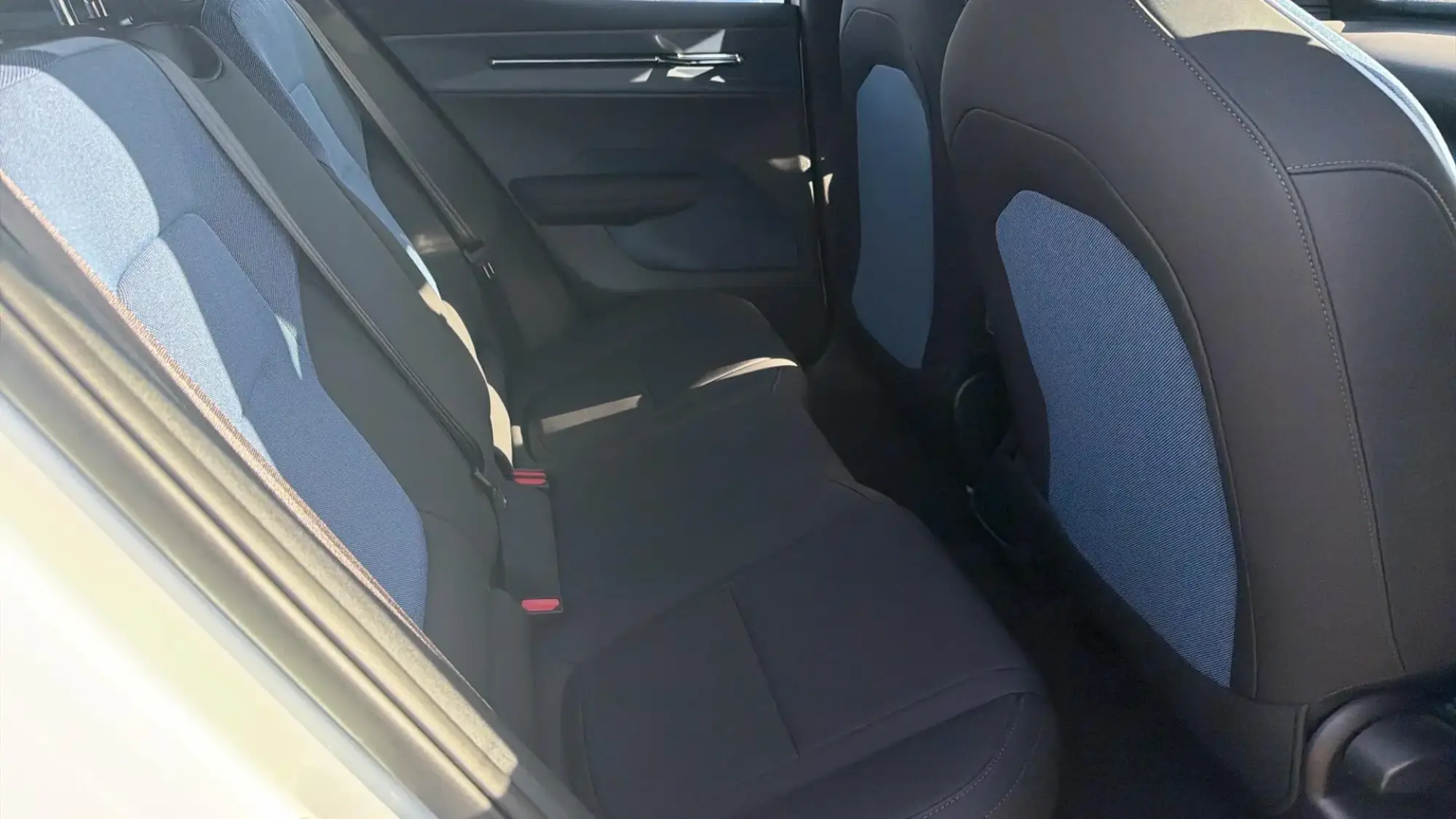 Volvo EX30 Image 6