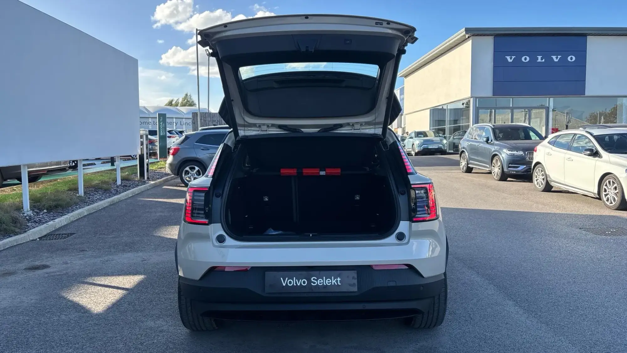 Volvo EX30 Image 6