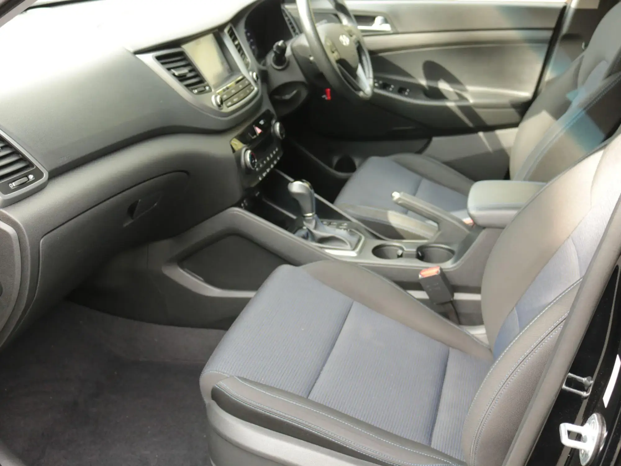Hyundai TUCSON Image 16