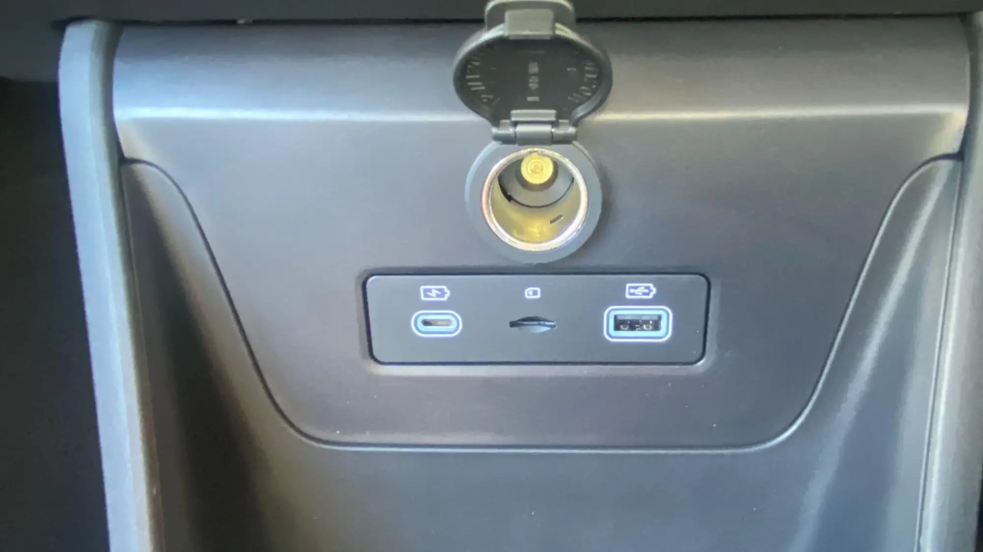 BYD DOLPHIN SURF Image 24