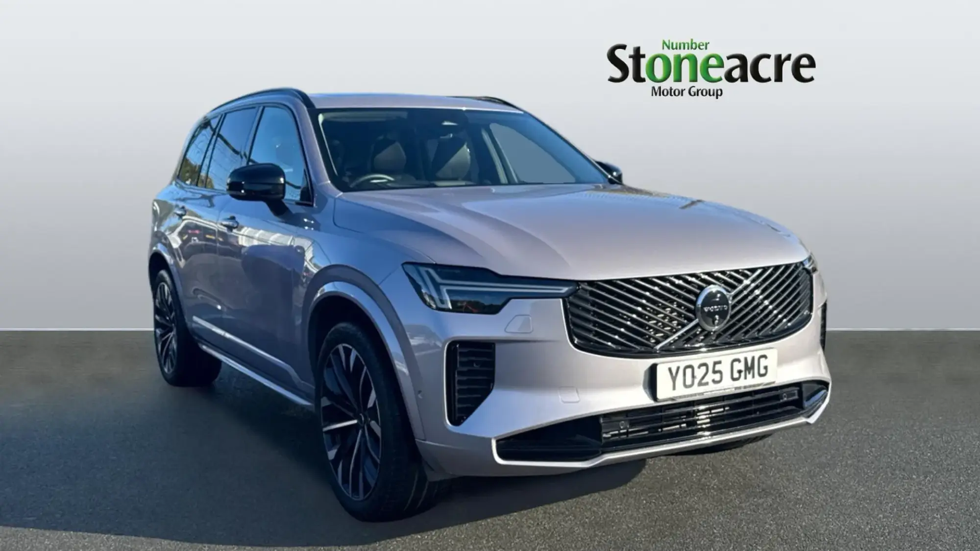 Volvo XC90 Plug-In Hybrid 2.0 T8 18.8kWh Ultra Dark Auto 4WD Euro 6 (s/s) 5dr YO25GMG Image 1 Volvo XC90 Plug-In Hybrid 2.0 T8 18.8kWh Ultra Dark Auto 4WD Euro 6 (s/s) 5dr YO25GMG Image 1