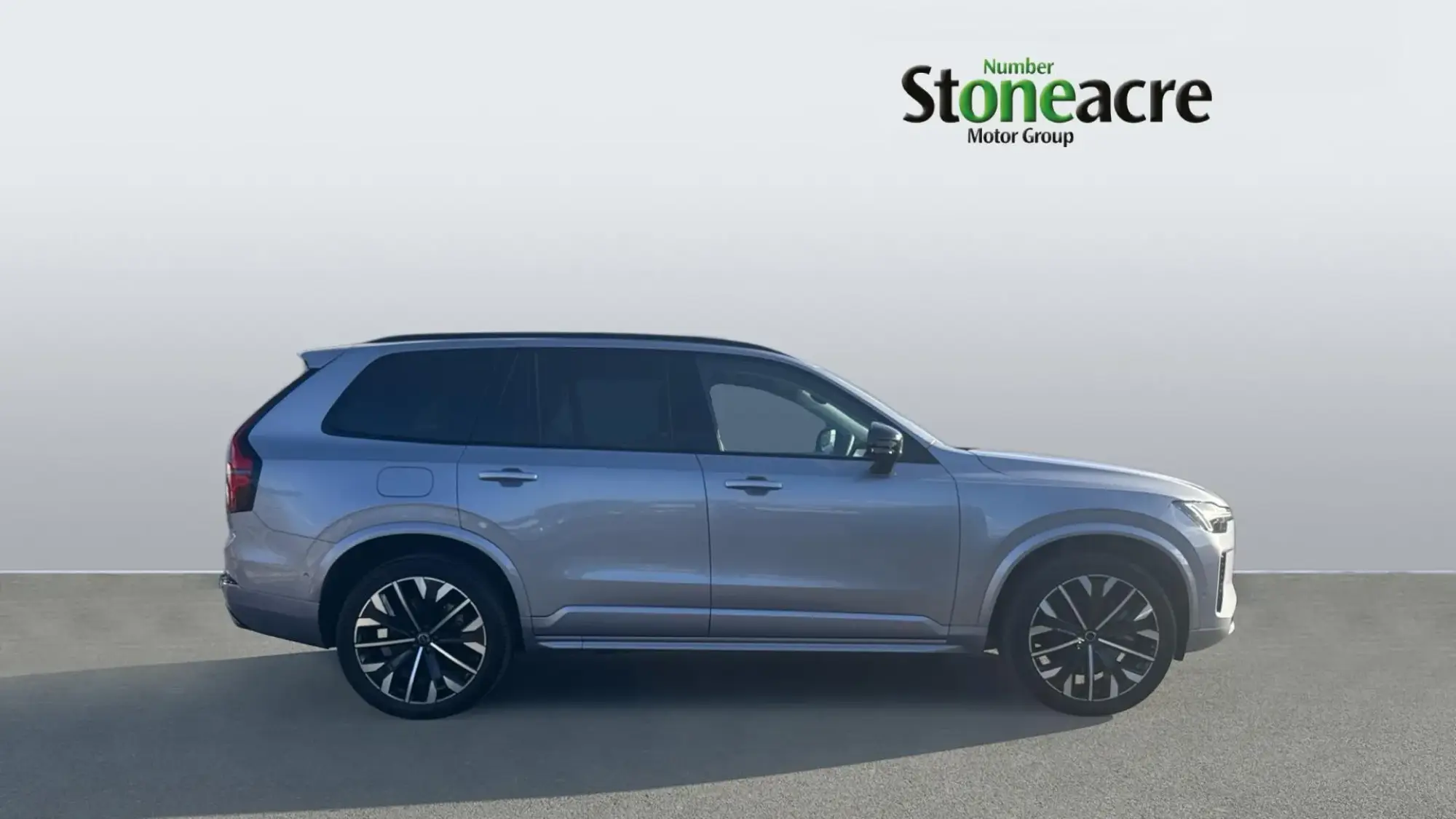 Volvo XC90 Plug-In Hybrid 2.0 T8 18.8kWh Ultra Dark Auto 4WD Euro 6 (s/s) 5dr YO25GMG Image 3 Volvo XC90 Plug-In Hybrid 2.0 T8 18.8kWh Ultra Dark Auto 4WD Euro 6 (s/s) 5dr YO25GMG Image 3