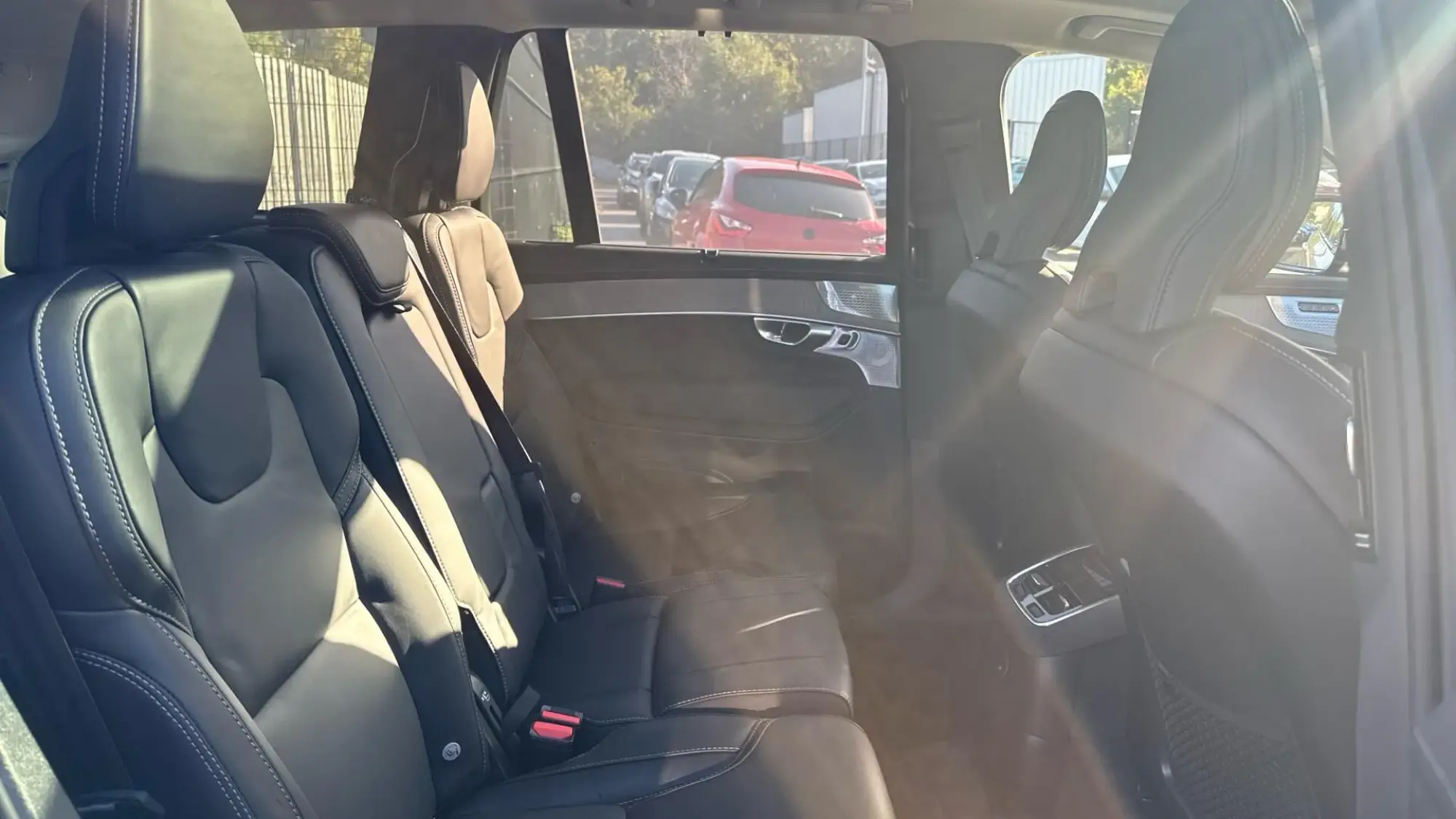 Volvo XC90 Plug-In Hybrid Image 6 Volvo XC90 Plug-In Hybrid Image 6