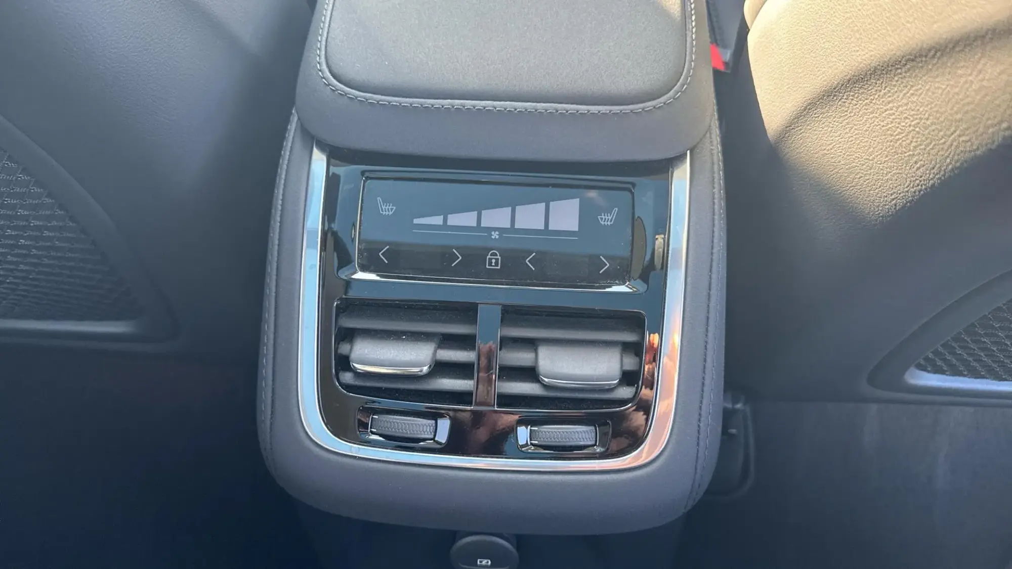 Volvo XC90 Plug-In Hybrid Image 21 Volvo XC90 Plug-In Hybrid Image 21