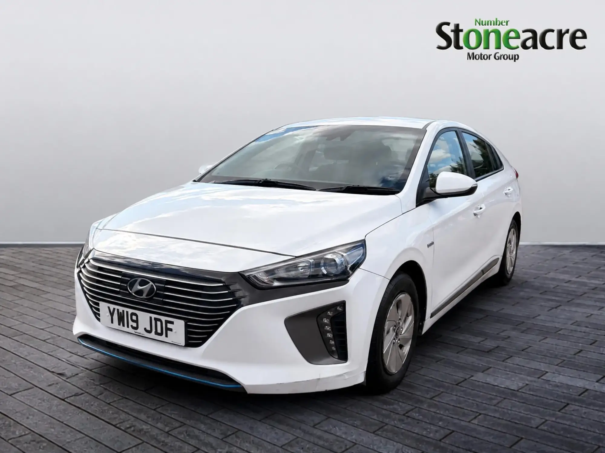 Hyundai IONIQ 1.6 h-GDi SE DCT Euro 6 (s/s) 5dr YW19JDF Image 3