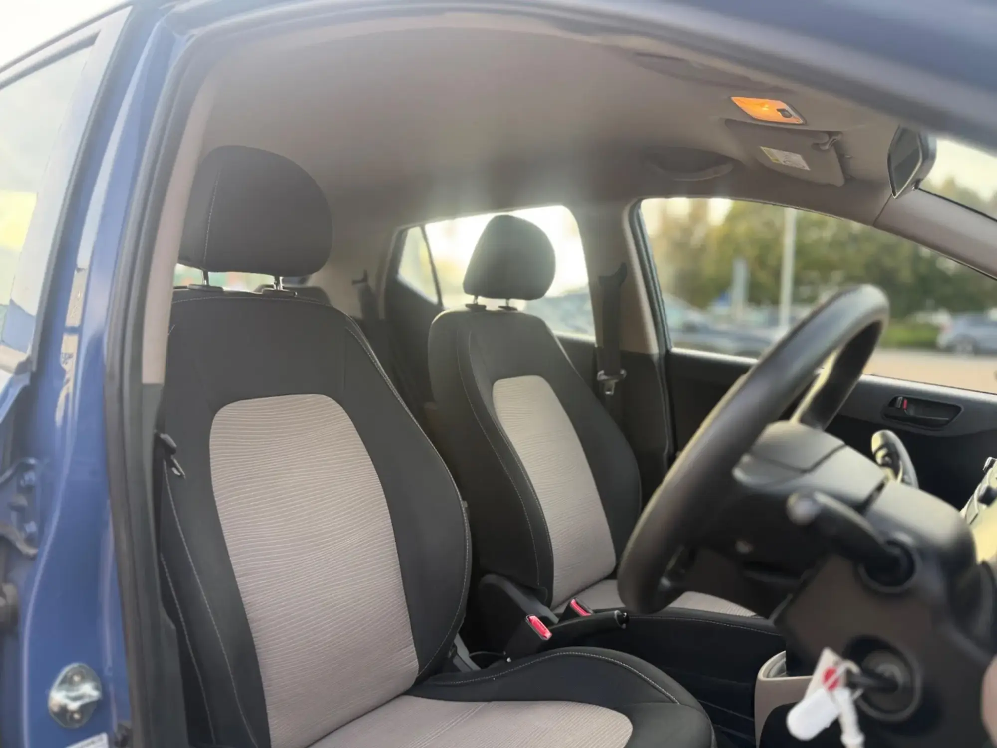 Hyundai i10 Image 12