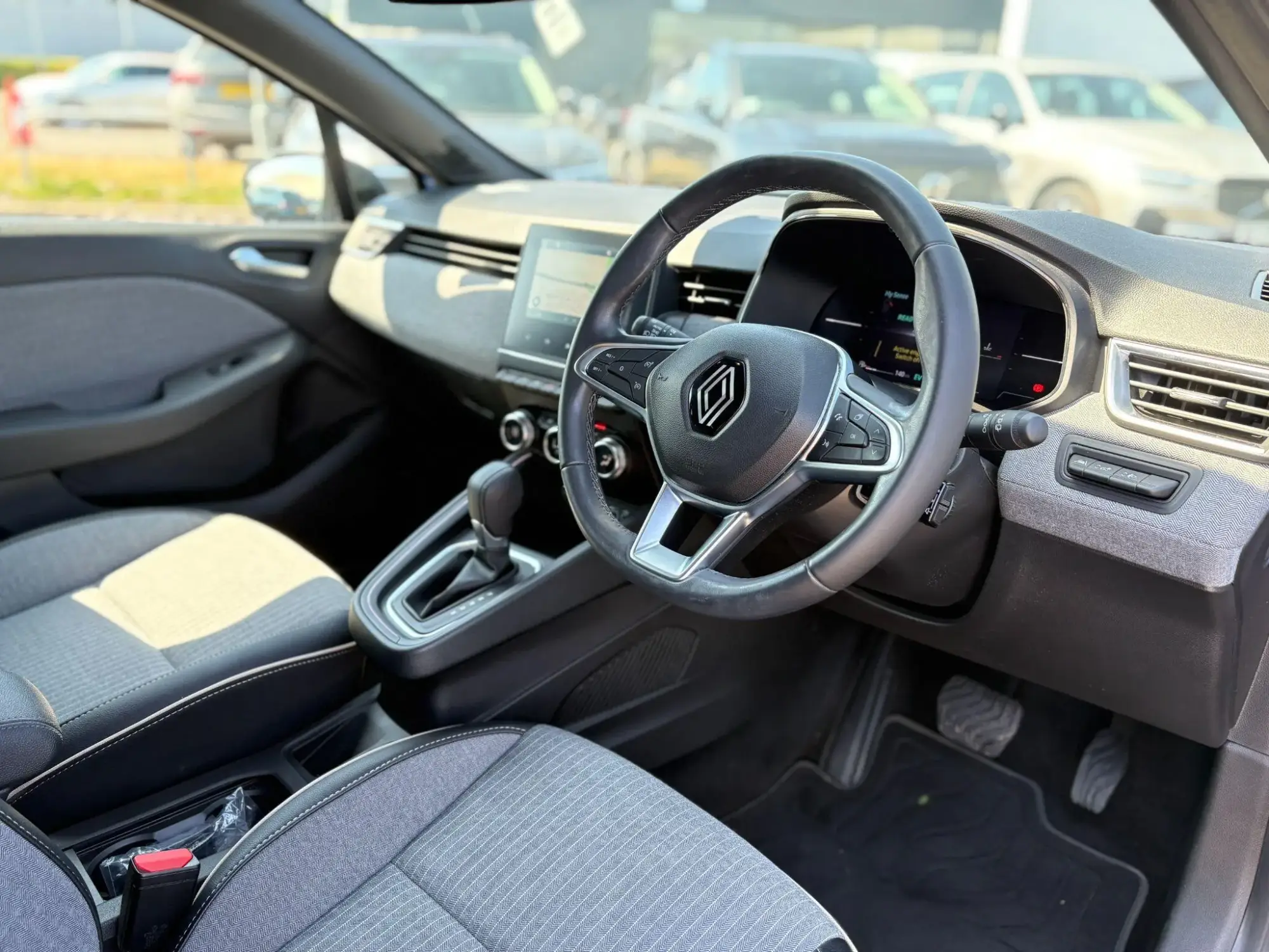 Renault Clio E-Tech Image 11 Renault Clio E-Tech Image 11