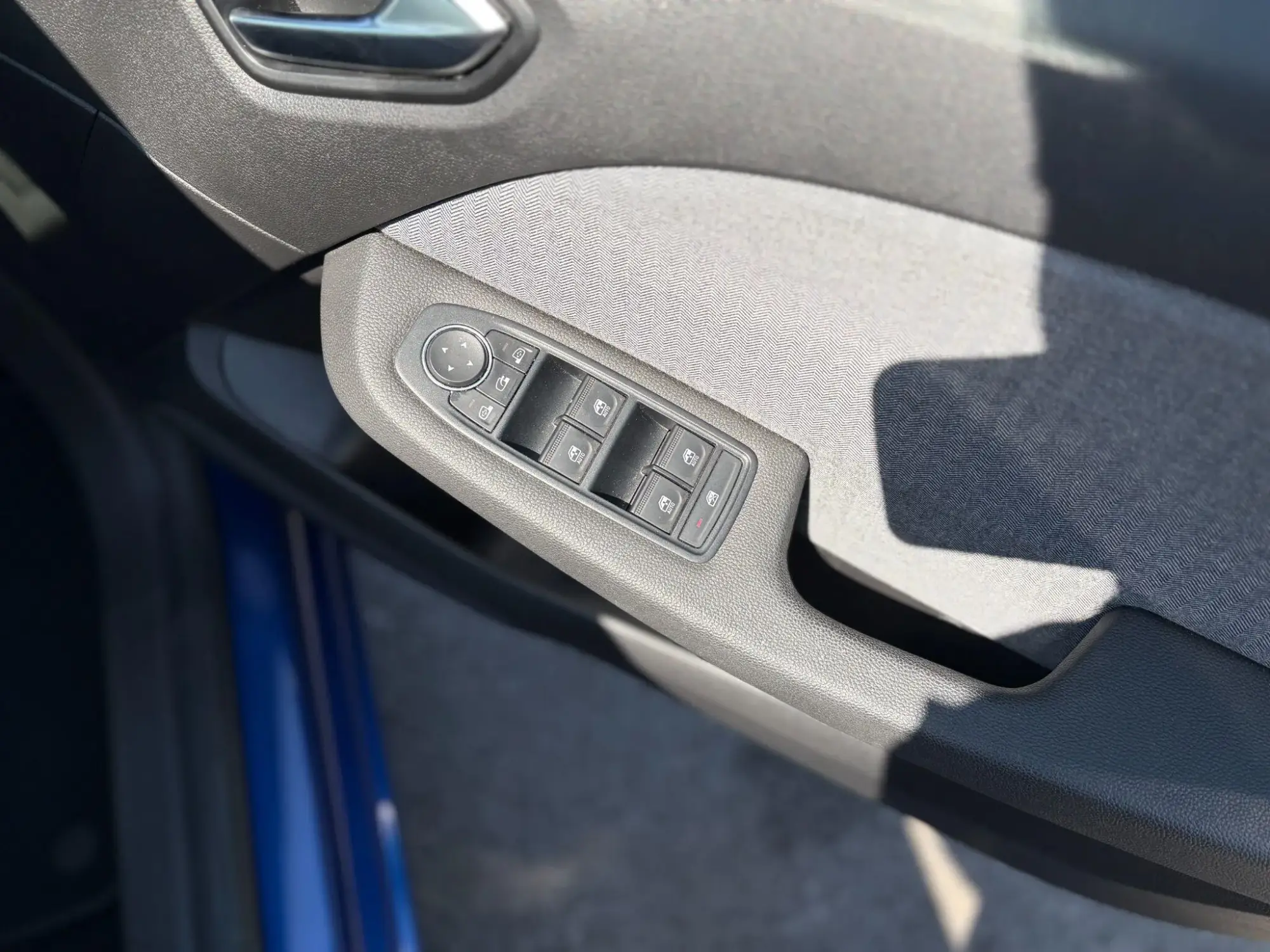 Renault Clio E-Tech Image 16 Renault Clio E-Tech Image 16