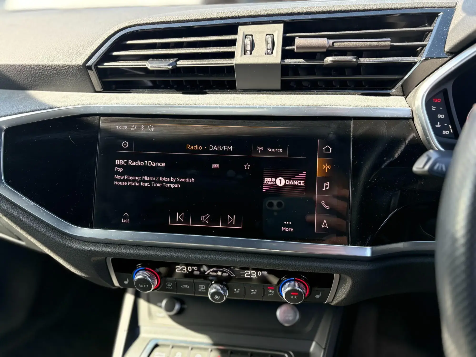 Audi Q3 Image 19