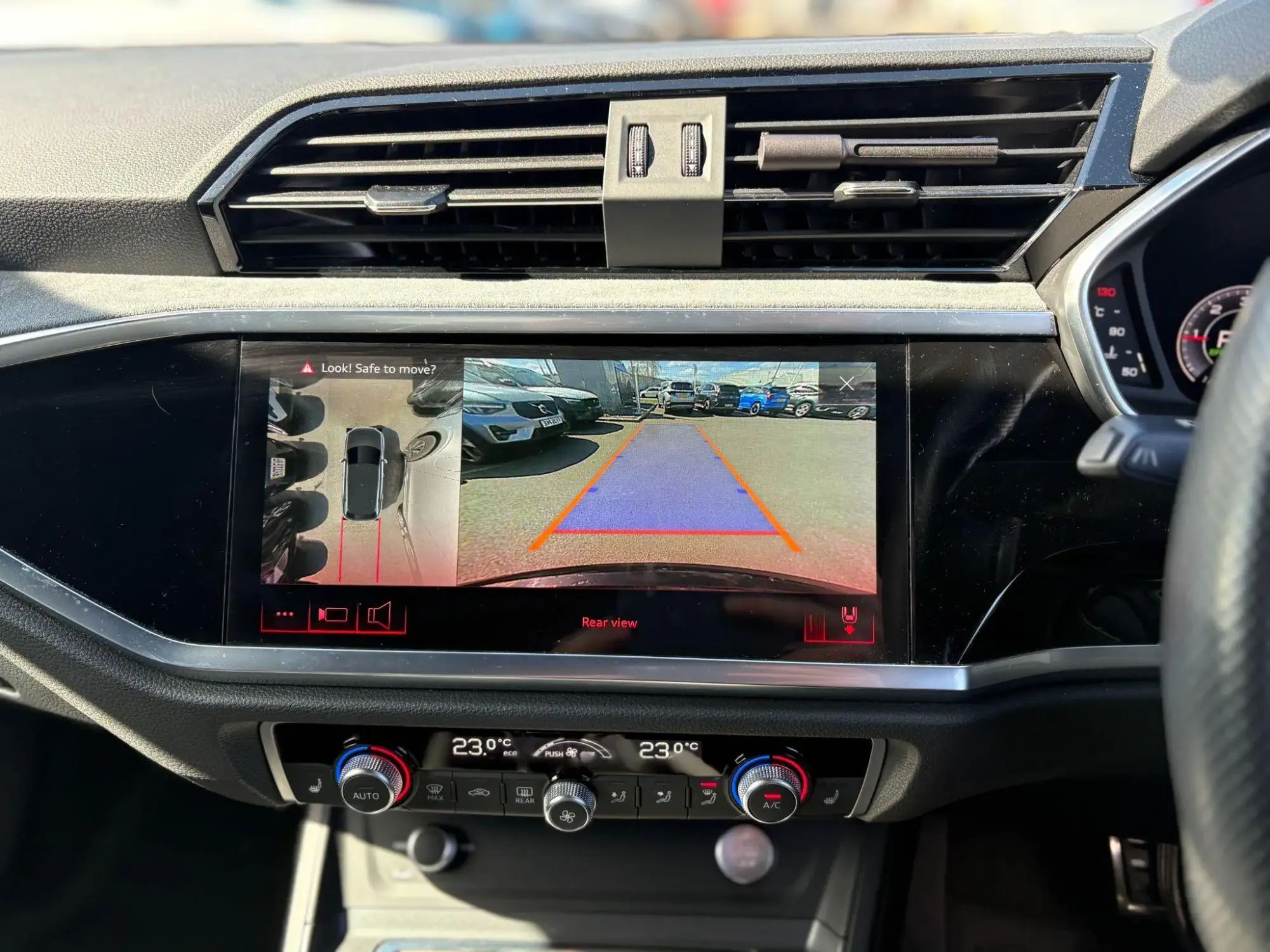 Audi Q3 Image 21
